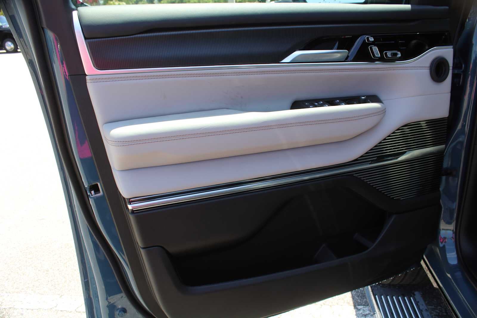2026 Jeep Grand Wagoneer Summit Obsidian