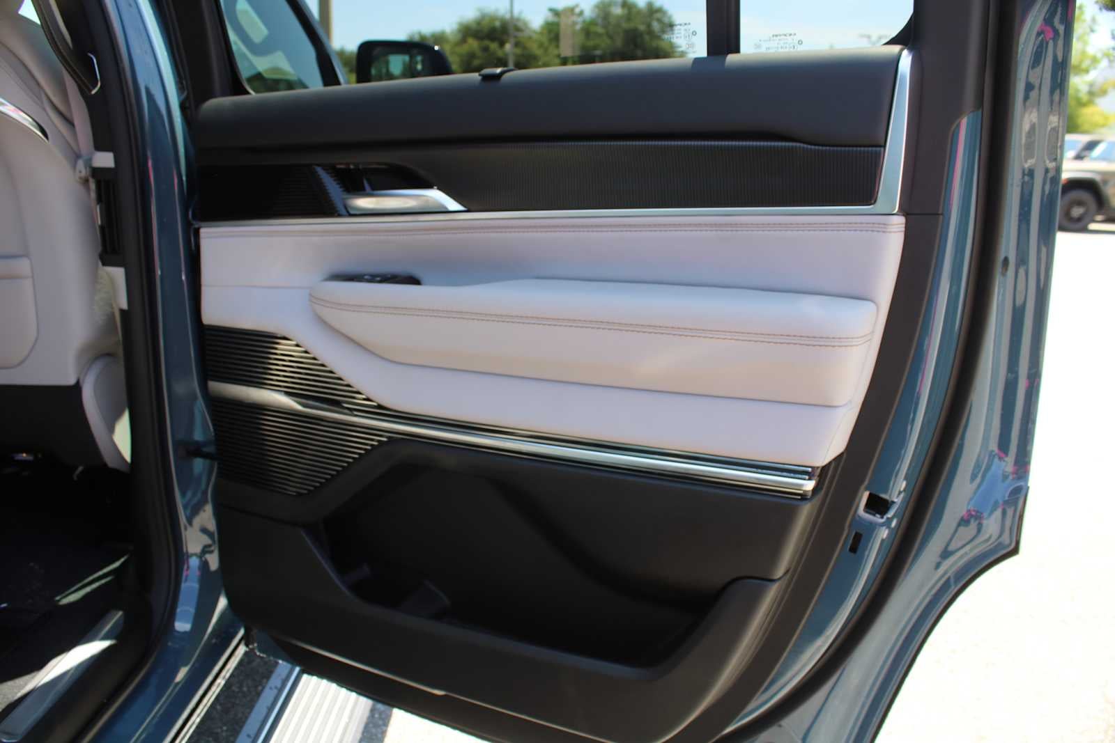 2026 Jeep Grand Wagoneer Summit Obsidian