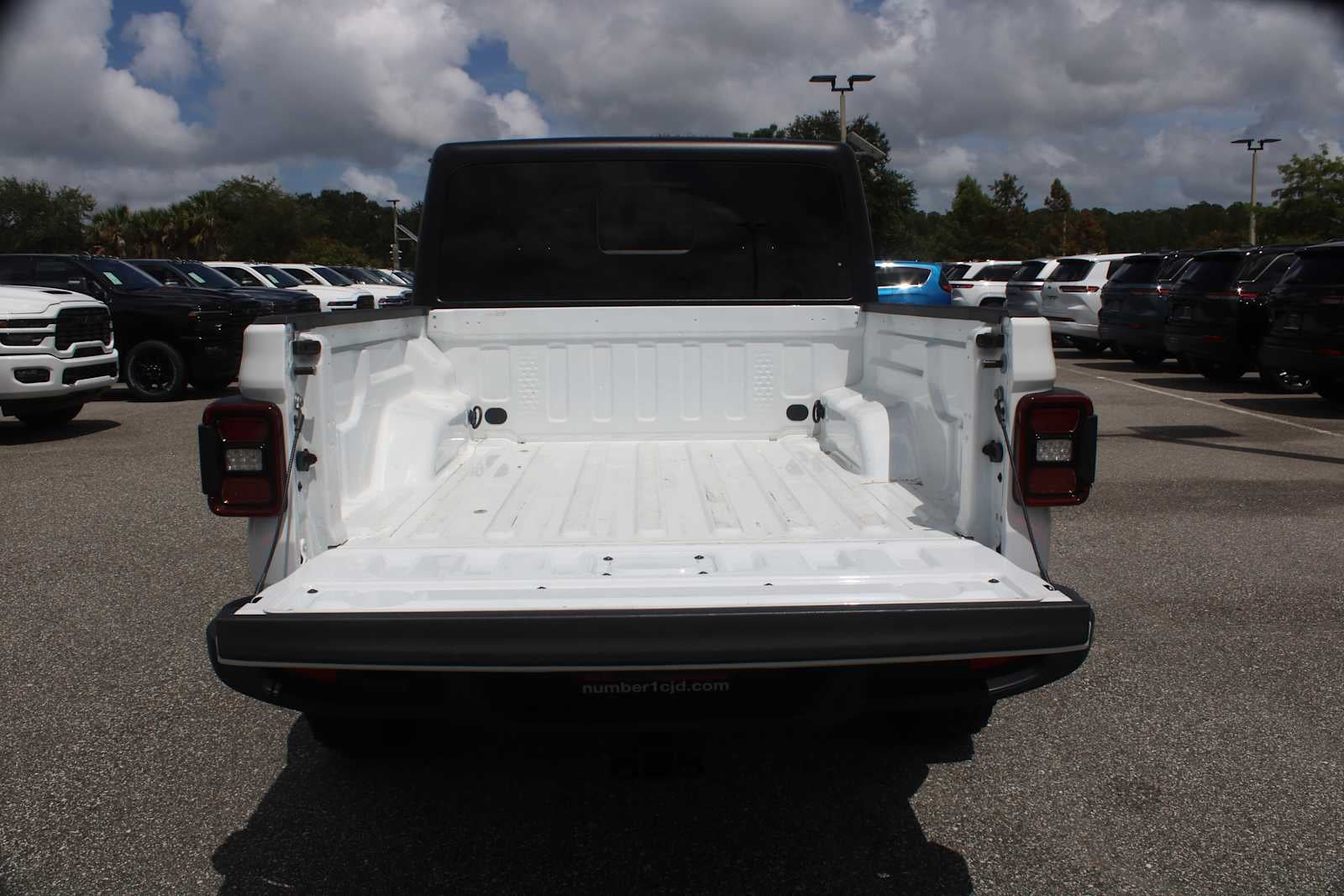 2024 Jeep Gladiator Willys