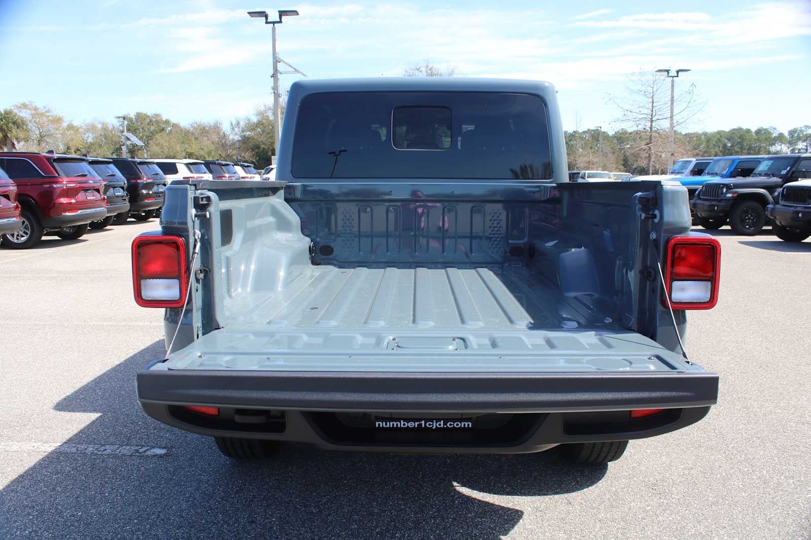 2026 Jeep Gladiator GLADIATOR SAHARA 4X4