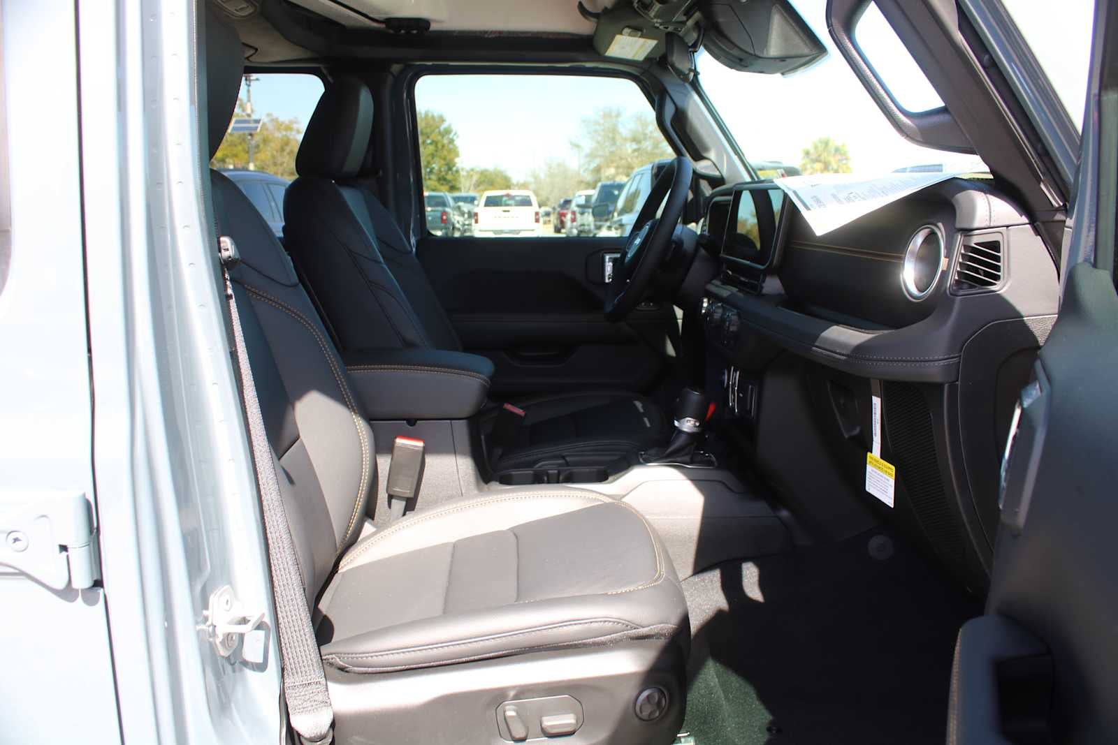 2026 Jeep Gladiator GLADIATOR SAHARA 4X4