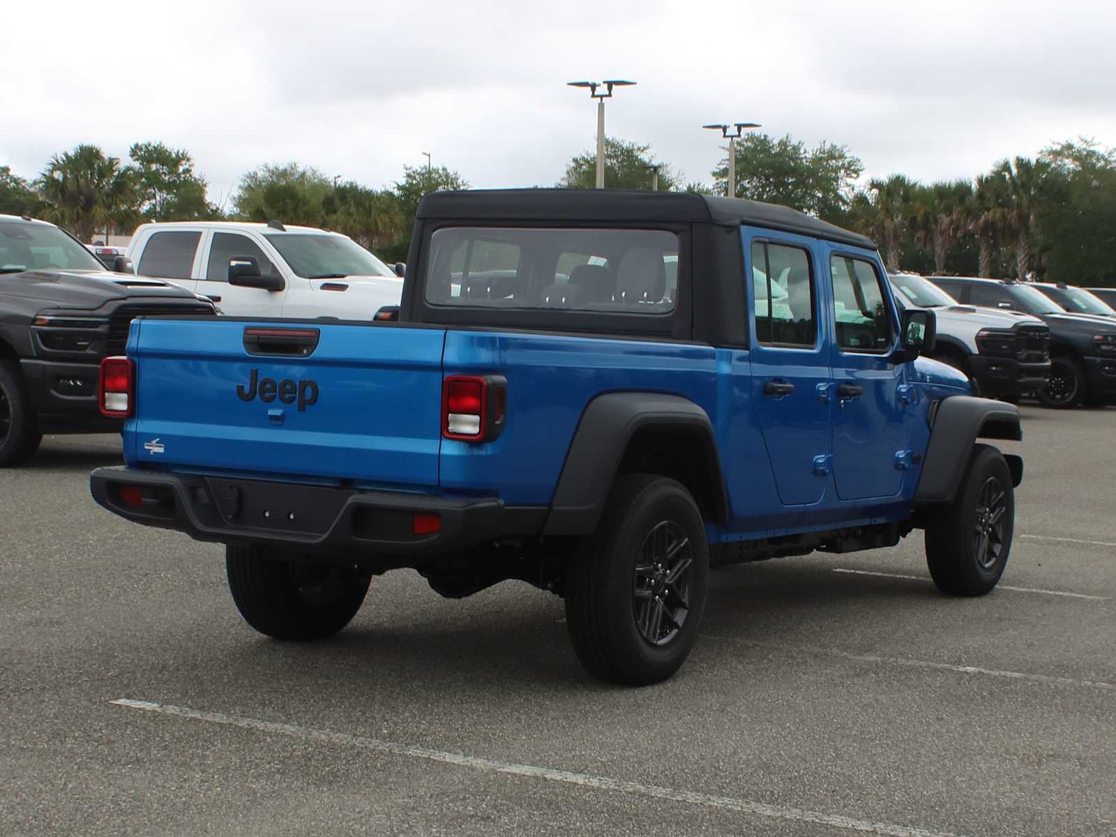 2026 Jeep Gladiator Sport