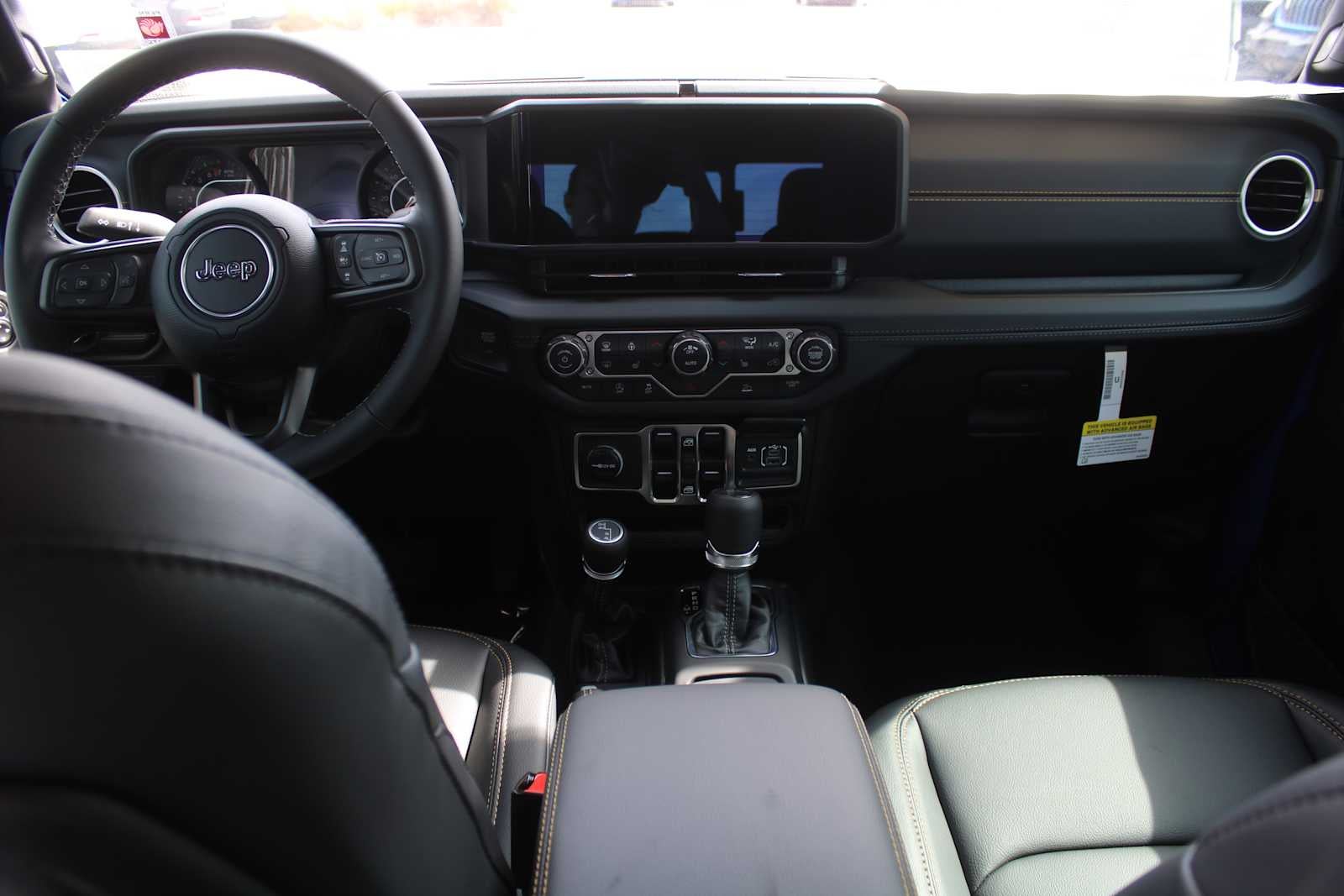 2026 Jeep Gladiator GLADIATOR SAHARA 4X4