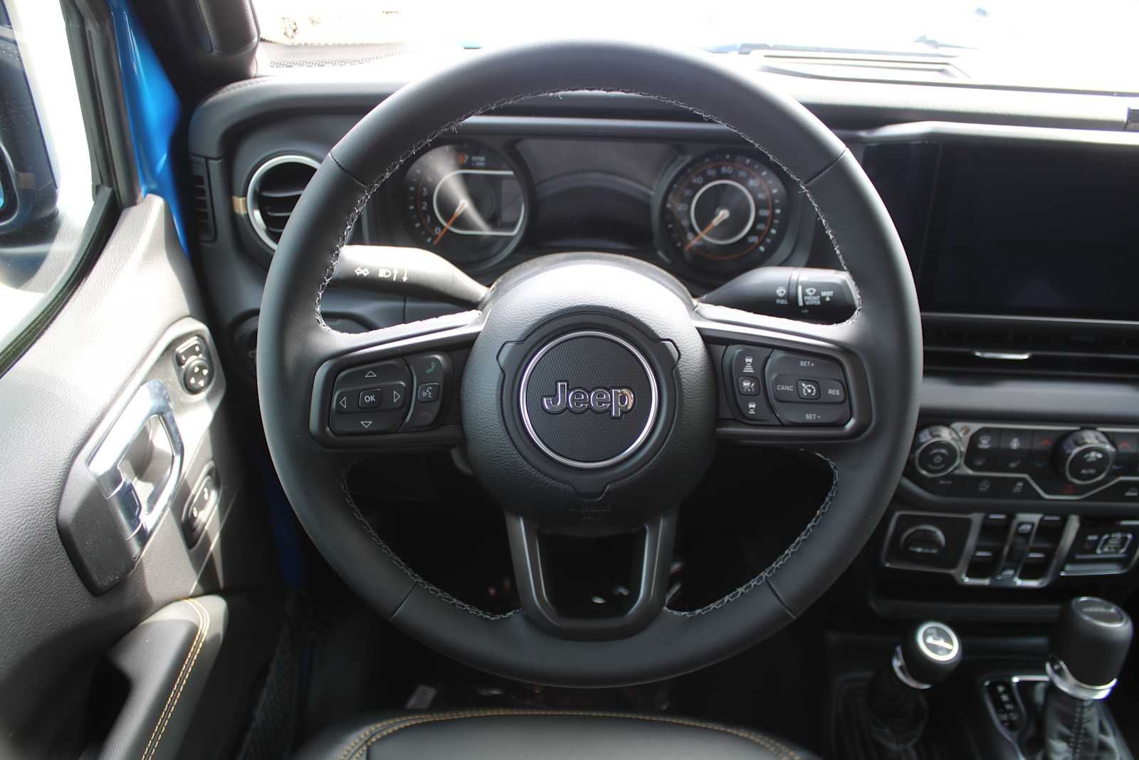 2026 Jeep Gladiator GLADIATOR SAHARA 4X4