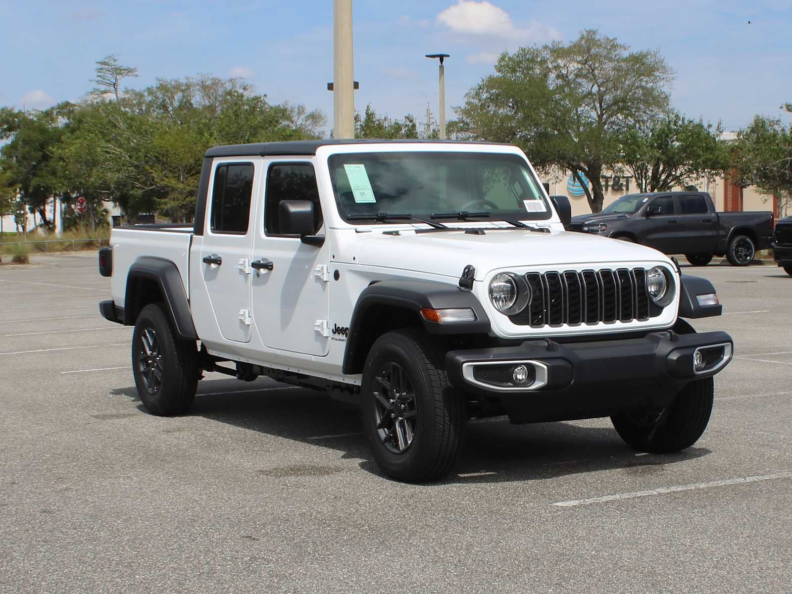 2026 Jeep Gladiator Sport