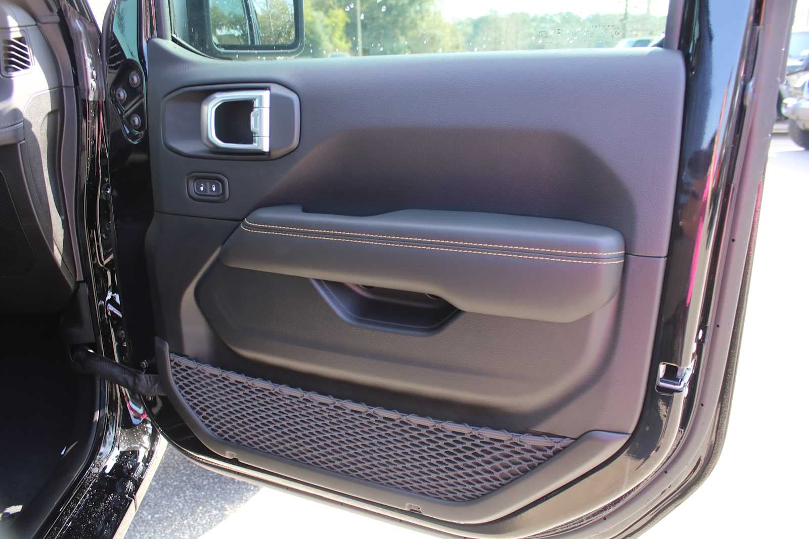 2026 Jeep Gladiator GLADIATOR SAHARA 4X4