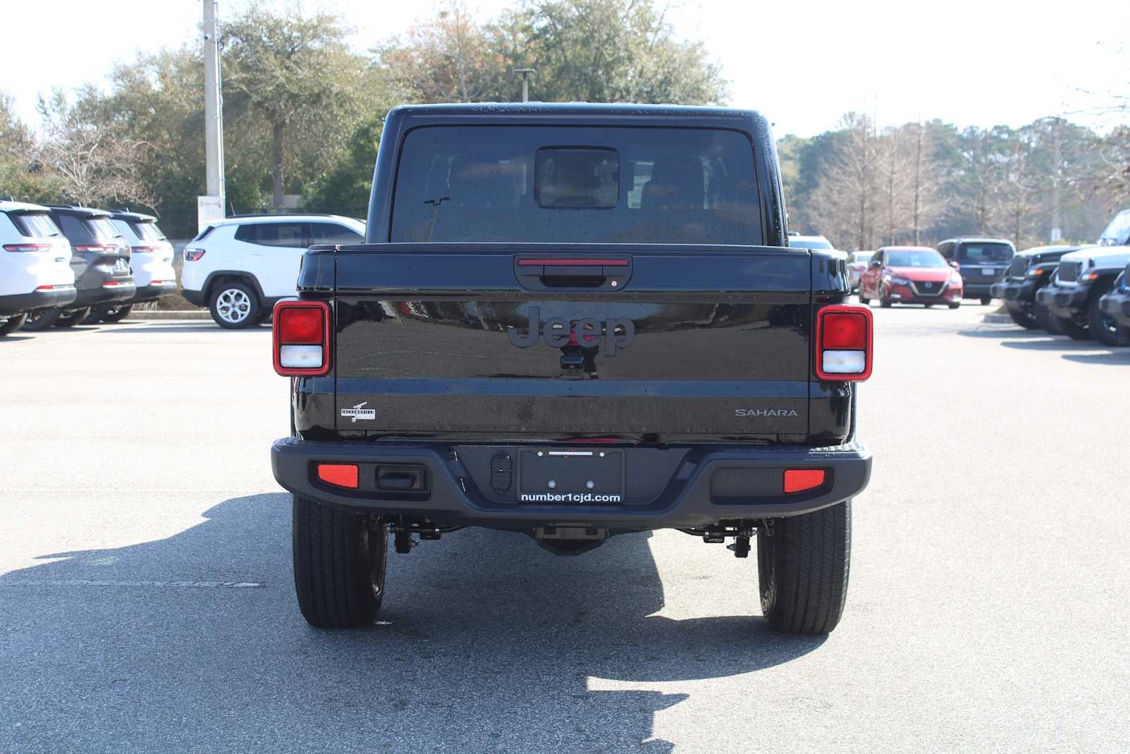 2026 Jeep Gladiator GLADIATOR SAHARA 4X4