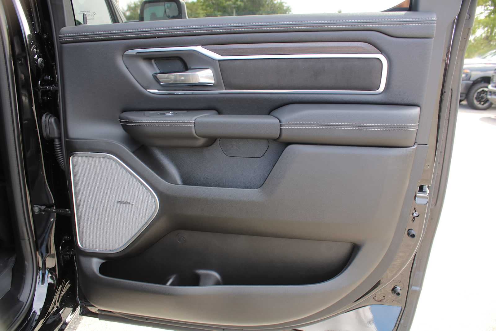 2026 RAM Ram 1500 RAM 1500 LARAMIE CREW CAB 4X2 5'7' BOX