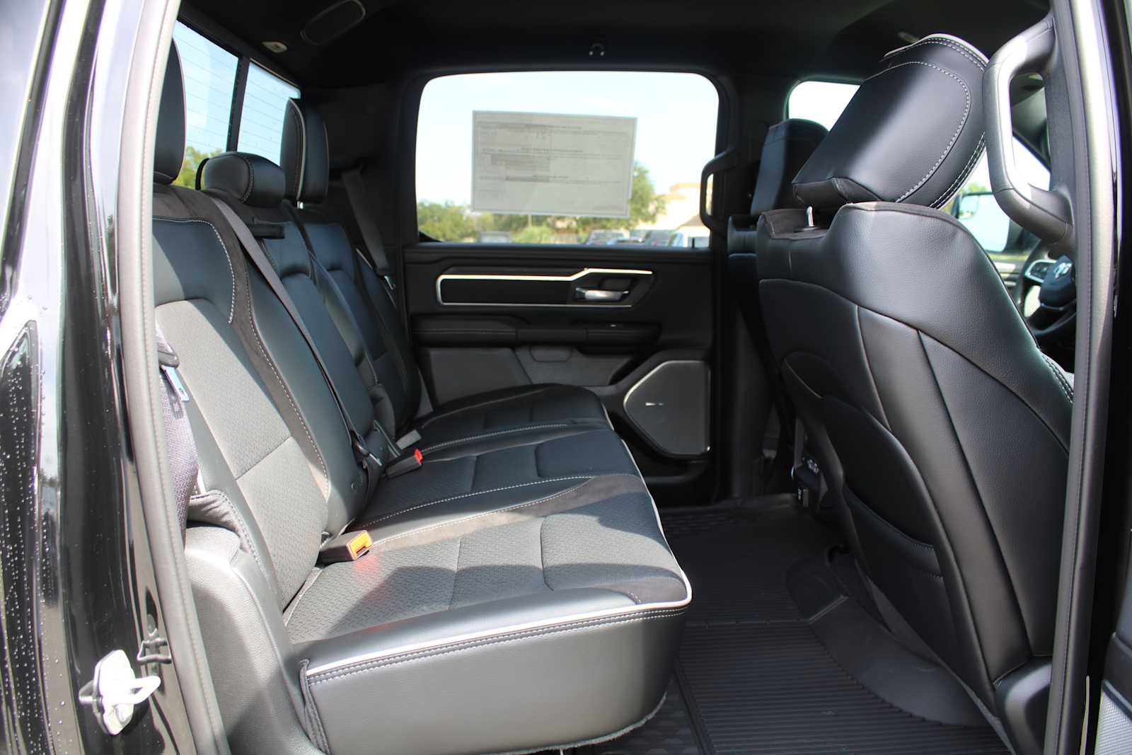 2026 RAM Ram 1500 RAM 1500 LARAMIE CREW CAB 4X2 5'7' BOX