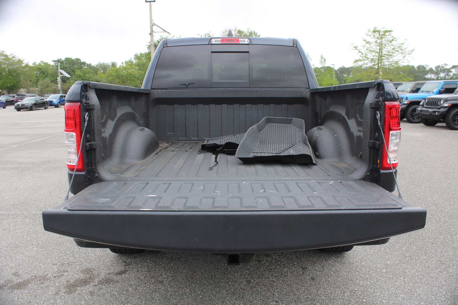 2021 RAM 1500 Big Horn Crew Cab 4x4 5'7' Box