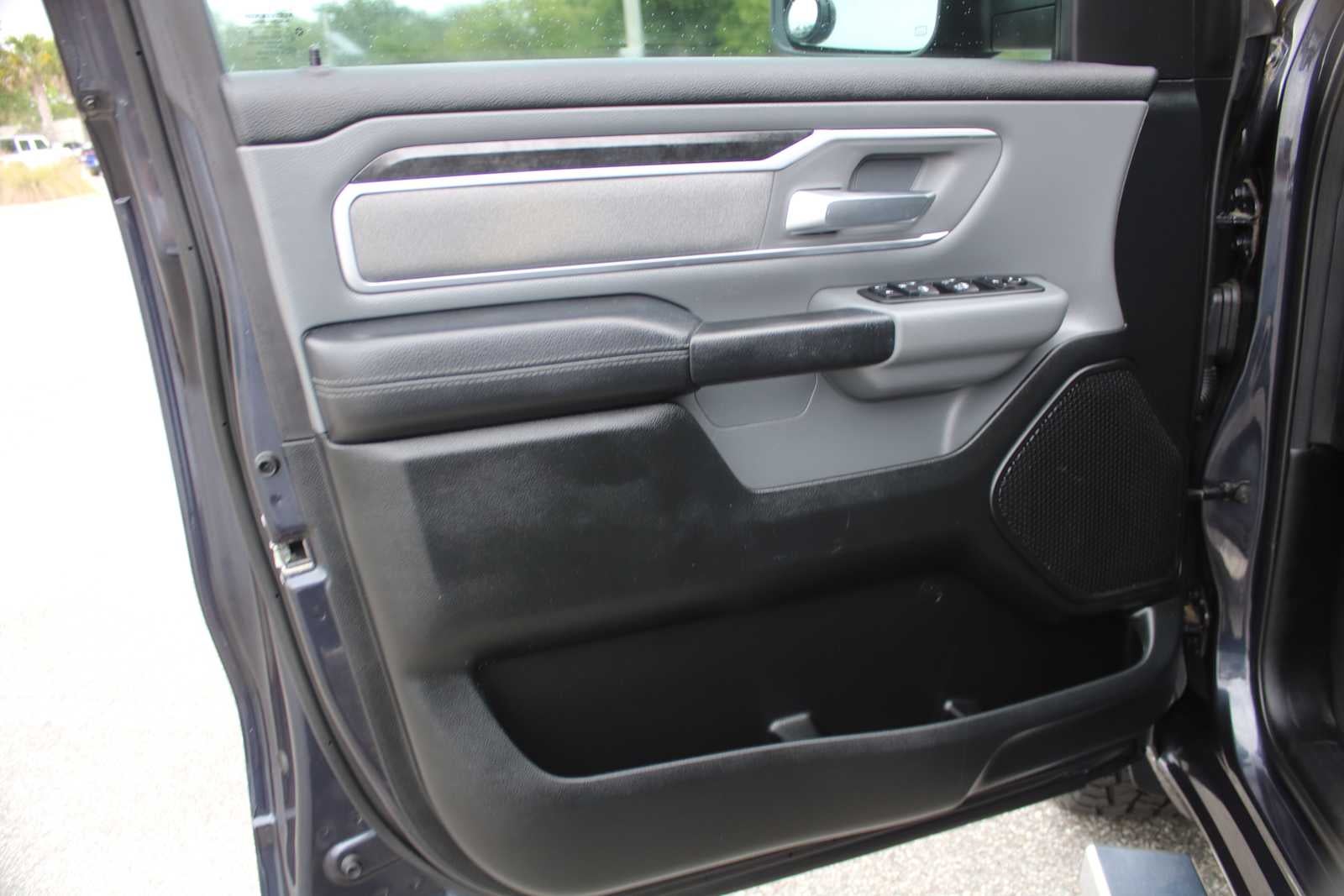 2021 RAM 1500 Big Horn Crew Cab 4x4 5'7' Box