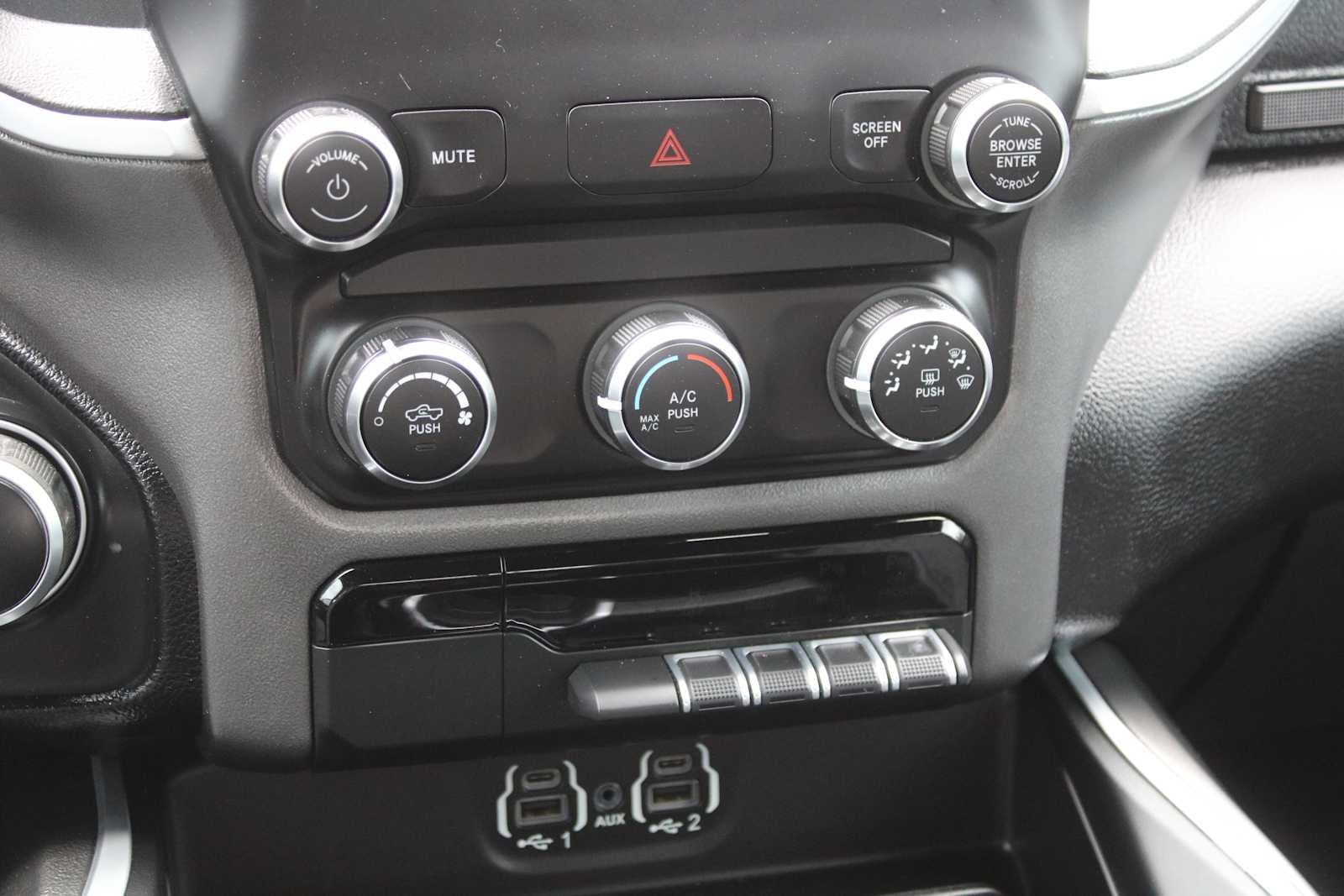 2021 RAM 1500 Big Horn Crew Cab 4x4 5'7' Box