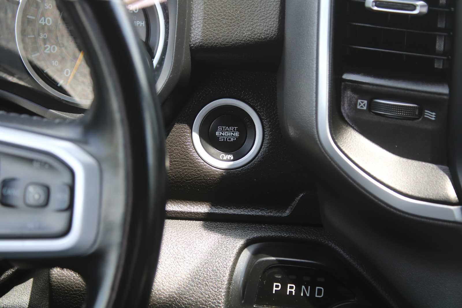 2022 RAM 1500 Big Horn Quad Cab 4x4 6'4' Box