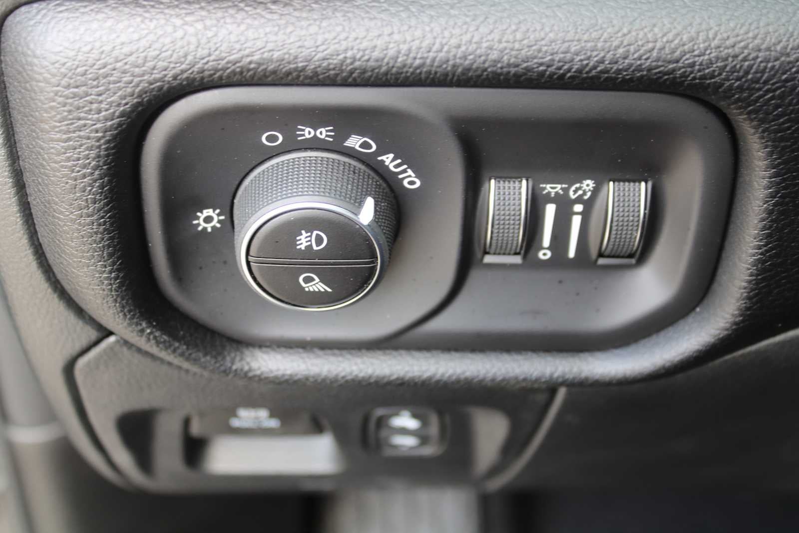 2026 RAM 1500 Big Horn Crew Cab 4x4 5'7' Box