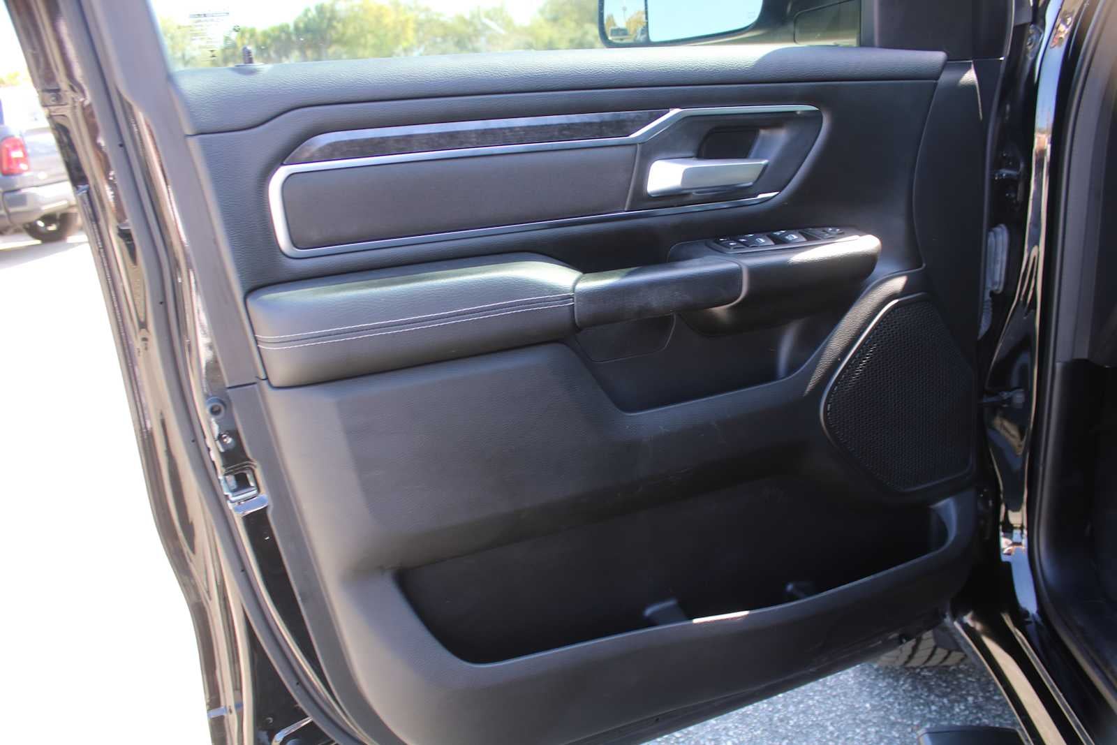 2024 RAM 1500 Big Horn Crew Cab 4x4 5'7' Box