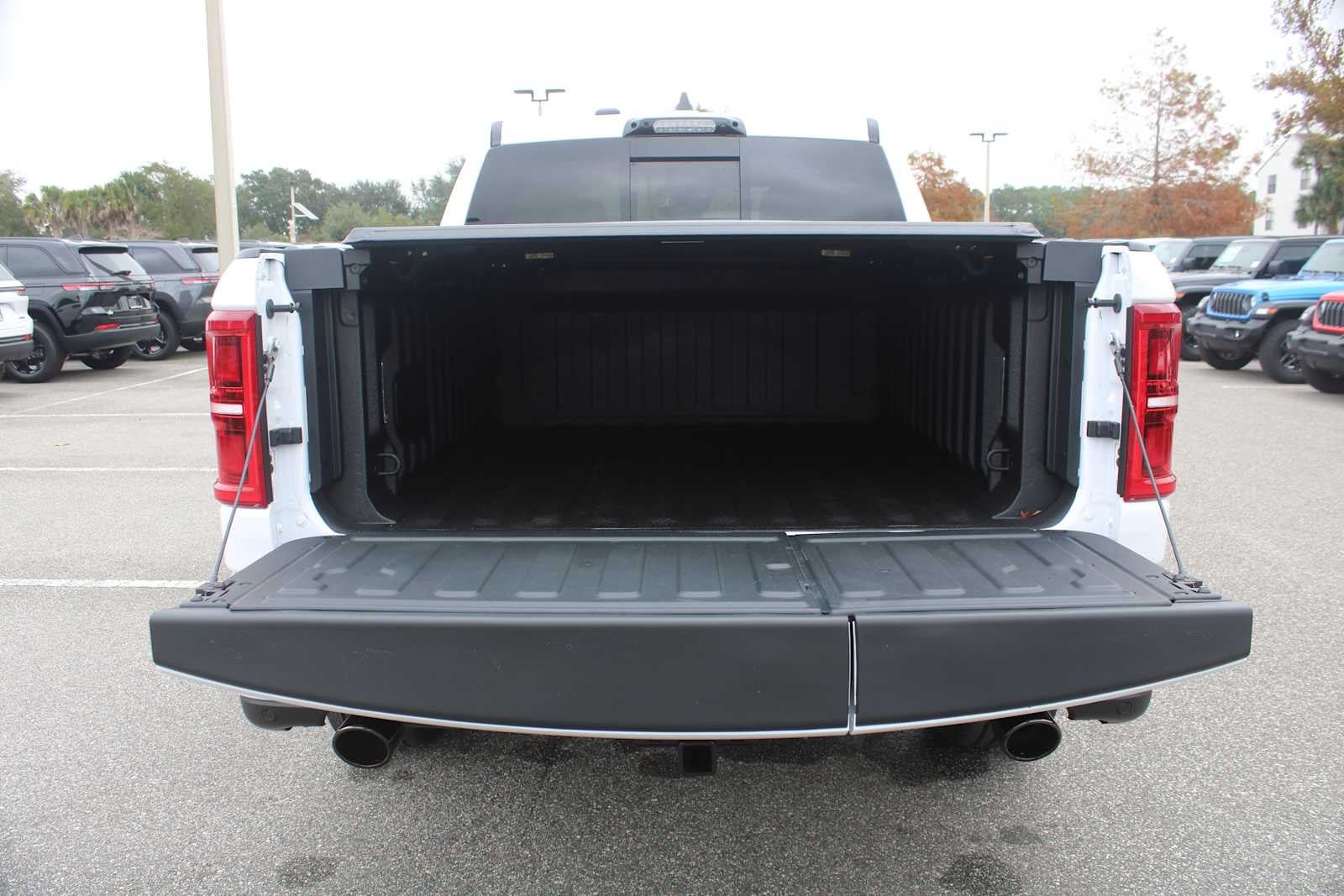 2026 RAM Ram 1500 RAM 1500 LIMITED CREW CAB 4X4 5'7' BOX