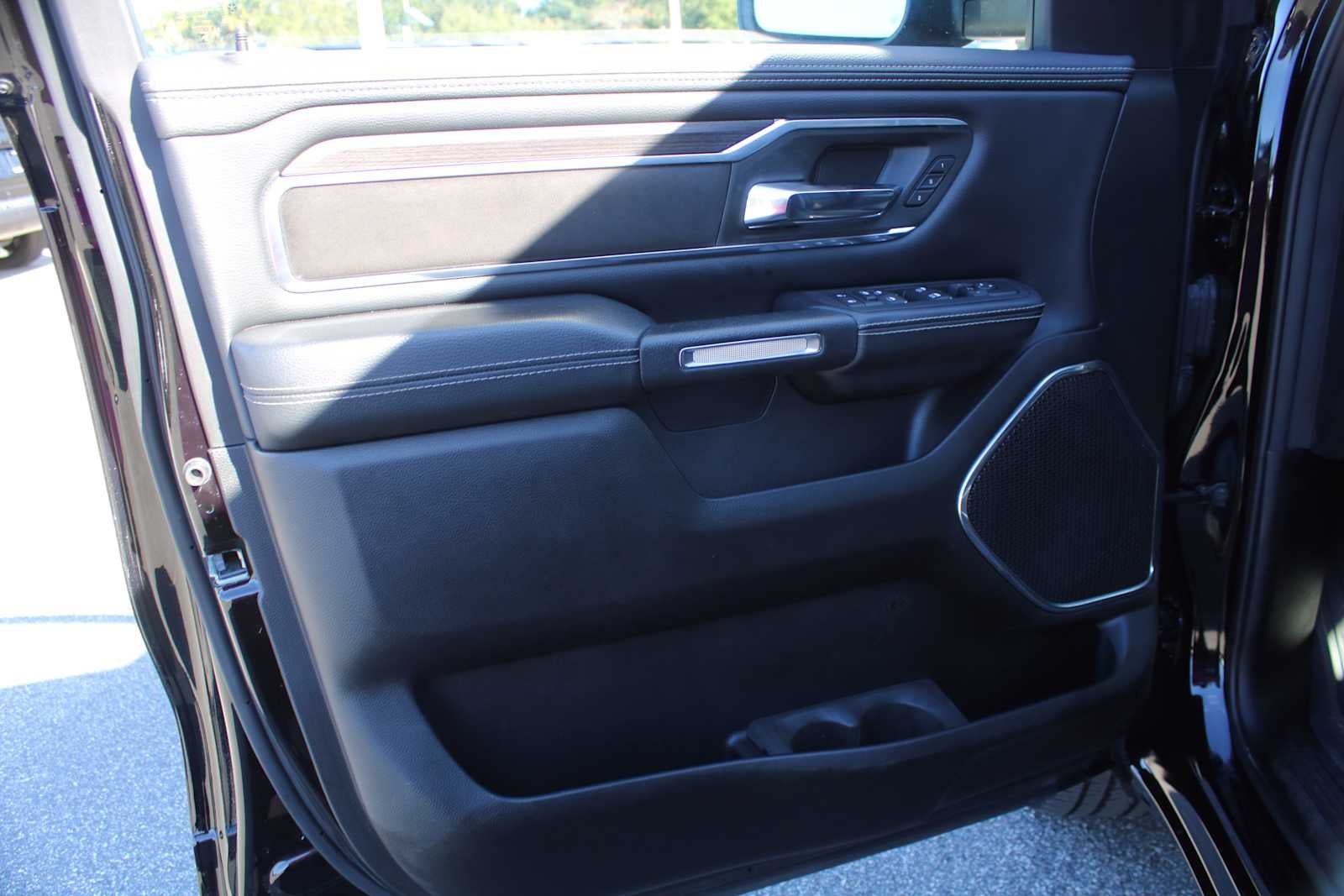 2025 RAM 1500 Laramie Crew Cab 4x4 5'7' Box