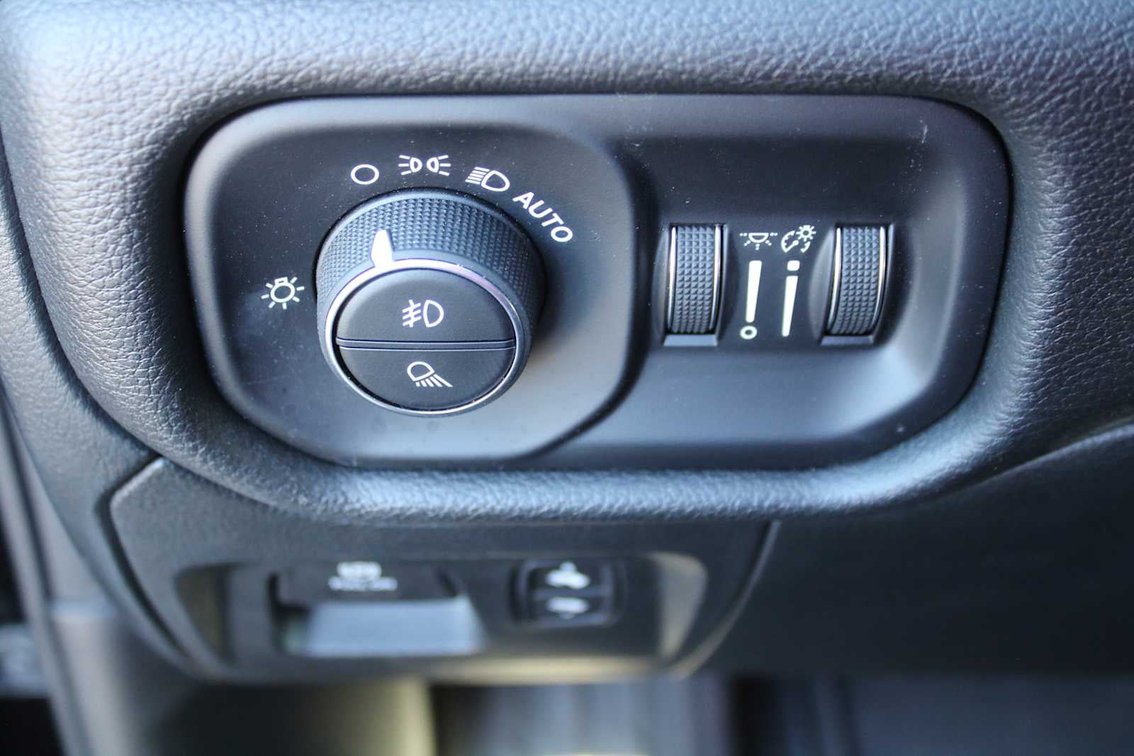 2025 RAM 1500 Laramie Crew Cab 4x4 5'7' Box