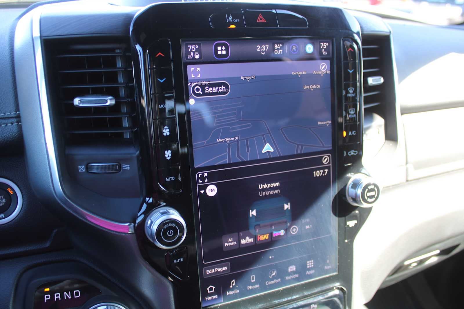 2025 RAM 1500 Laramie Crew Cab 4x4 5'7' Box