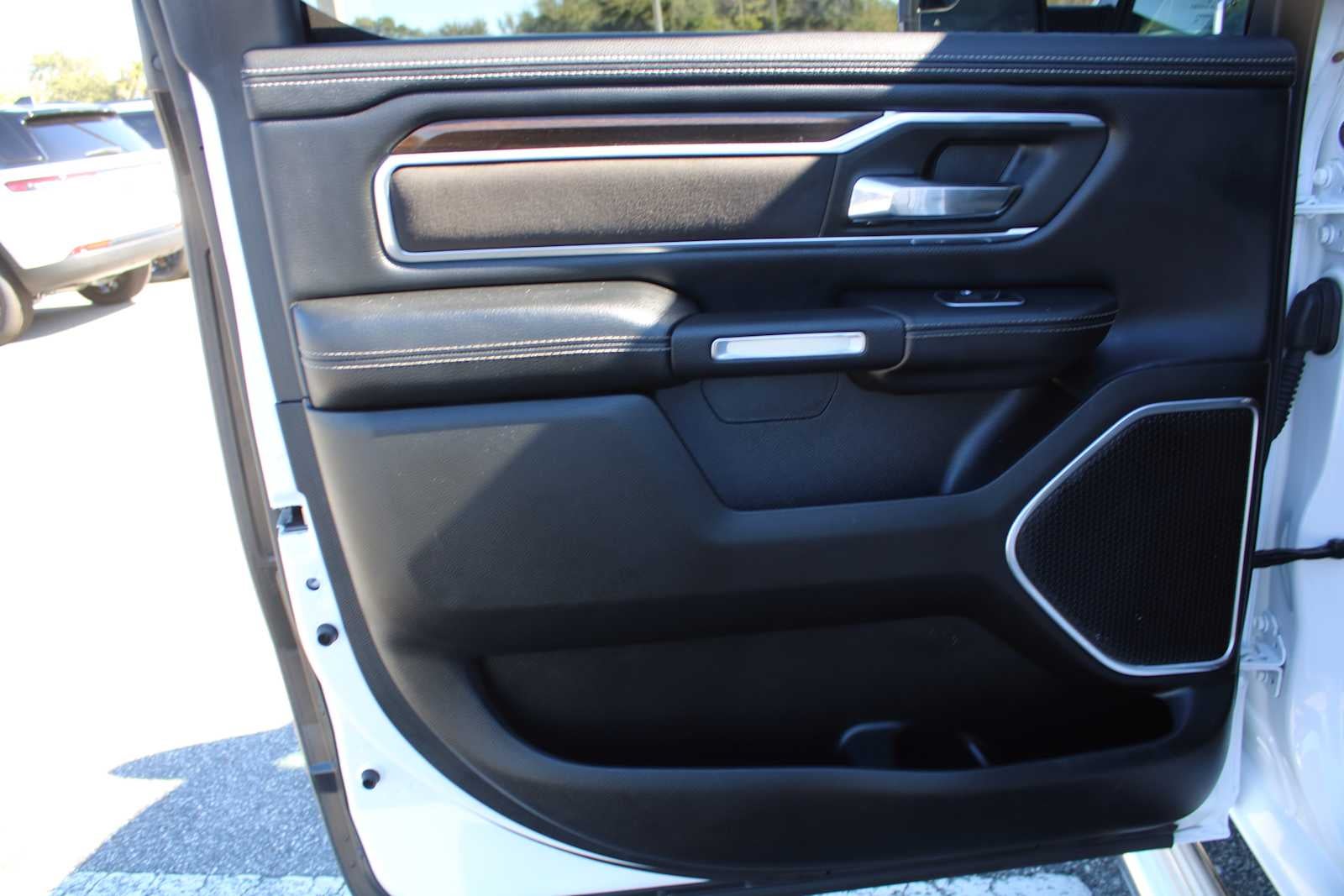 2022 RAM 1500 Laramie Crew Cab 4x4 5'7' Box