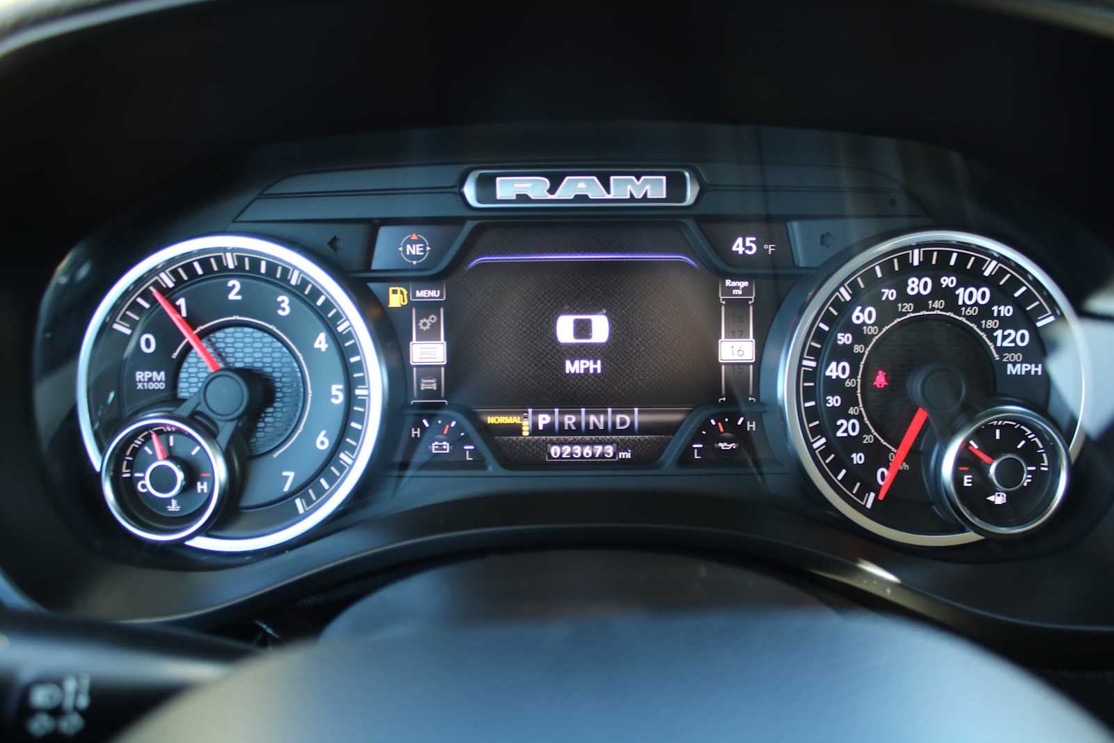 2022 RAM 1500 Laramie Crew Cab 4x4 5'7' Box