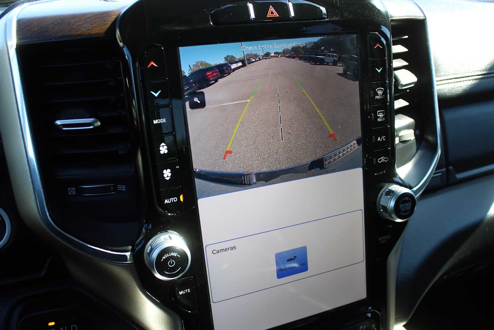 2022 RAM 1500 Laramie Crew Cab 4x4 5'7' Box