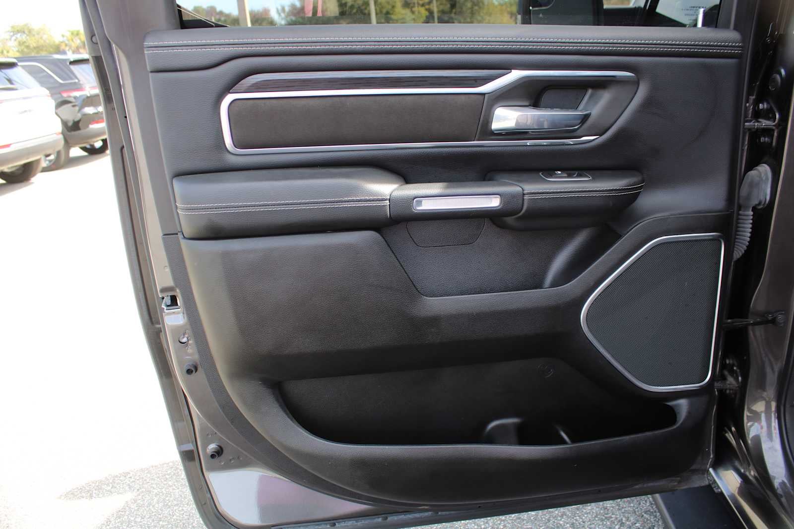 2023 RAM 1500 Laramie Crew Cab 4x4 5'7' Box