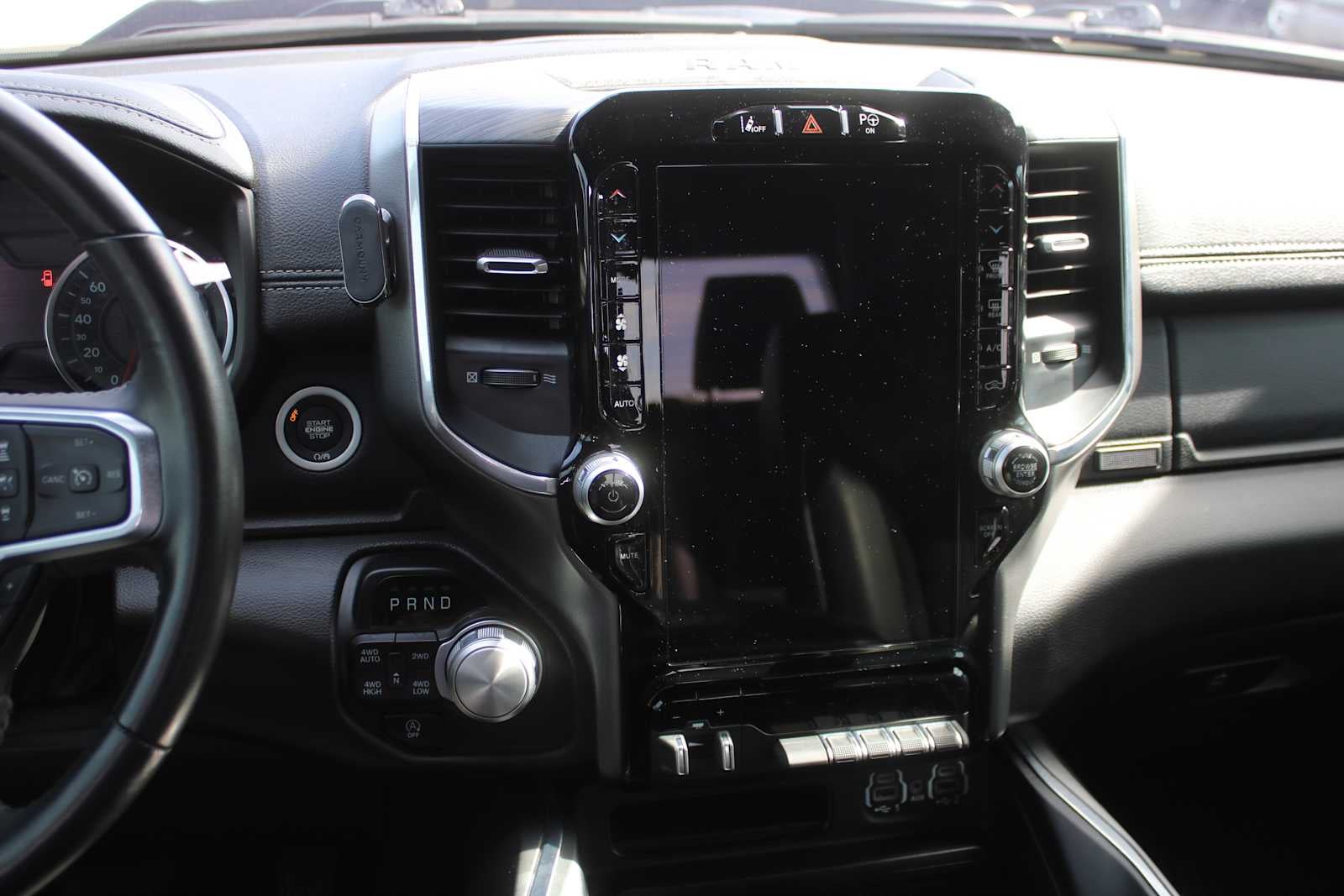 2023 RAM 1500 Laramie Crew Cab 4x4 5'7' Box