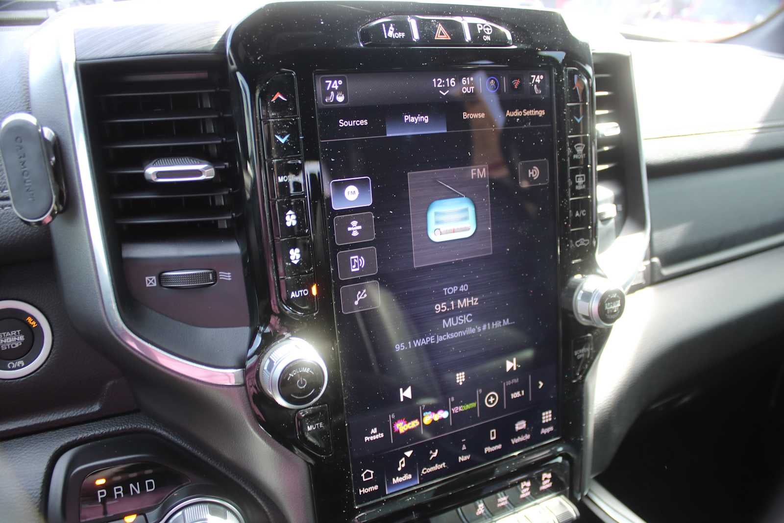 2023 RAM 1500 Laramie Crew Cab 4x4 5'7' Box