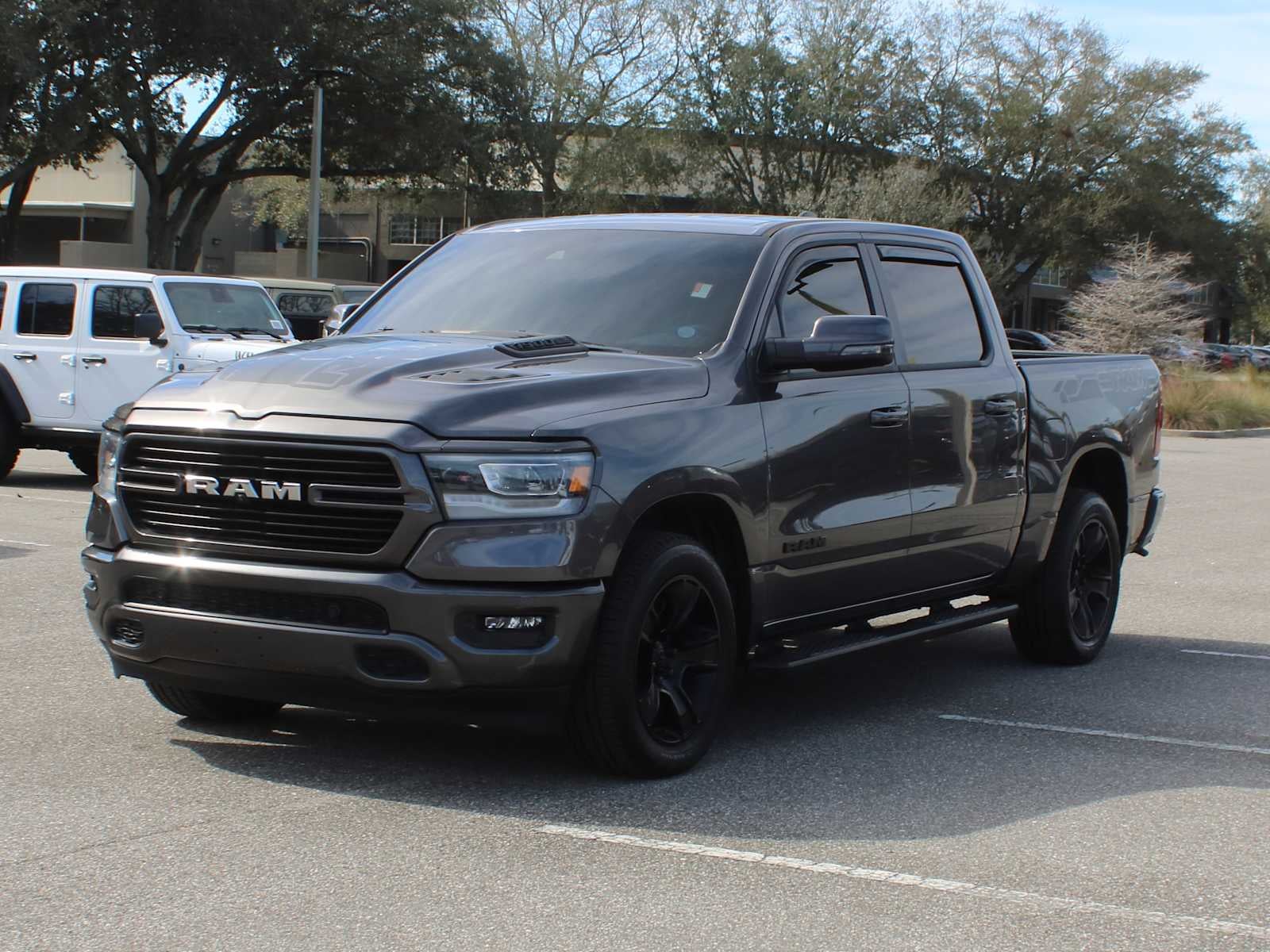 2023 RAM 1500 Laramie Crew Cab 4x4 5'7' Box