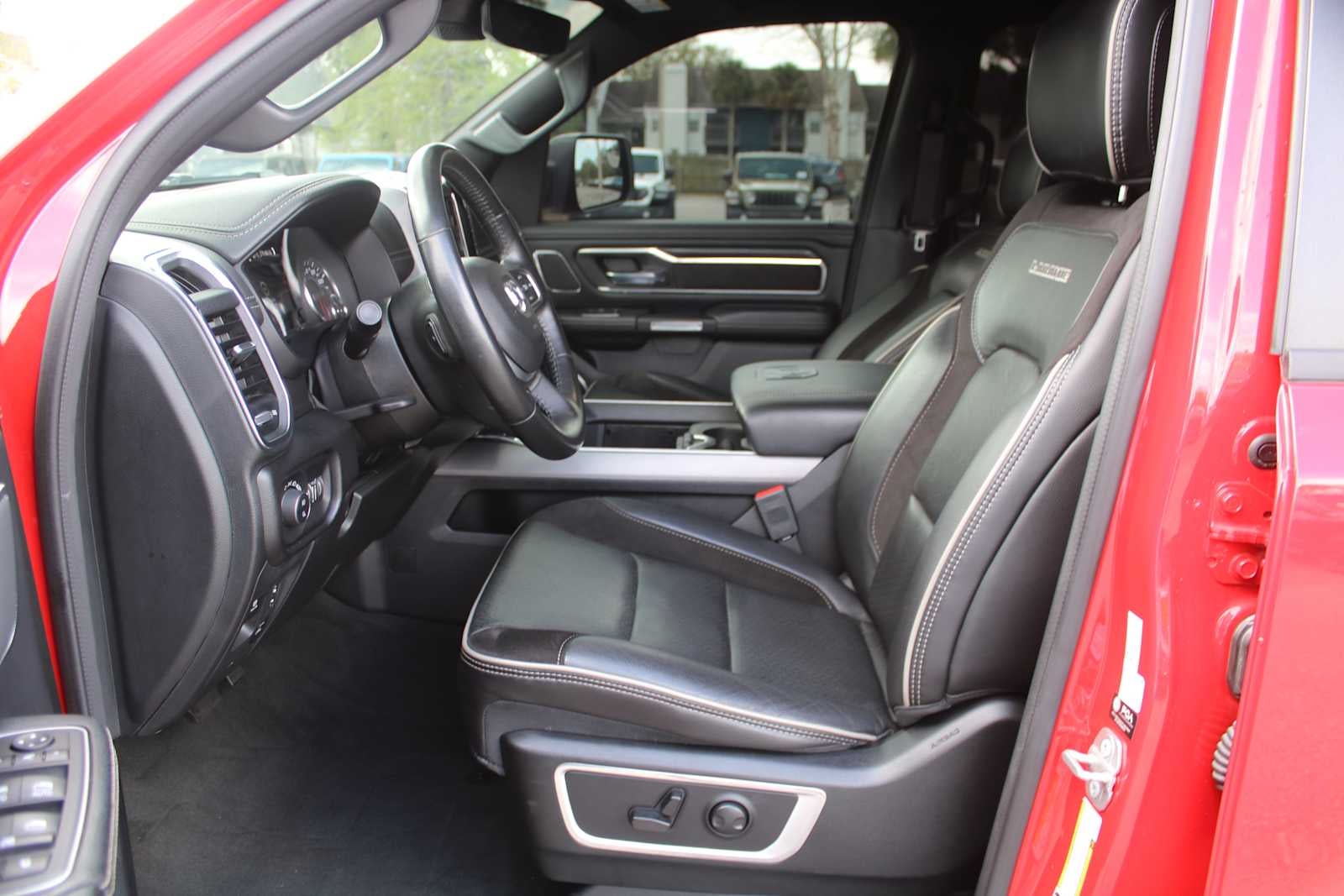 2023 RAM 1500 Laramie Crew Cab 4x4 5'7' Box