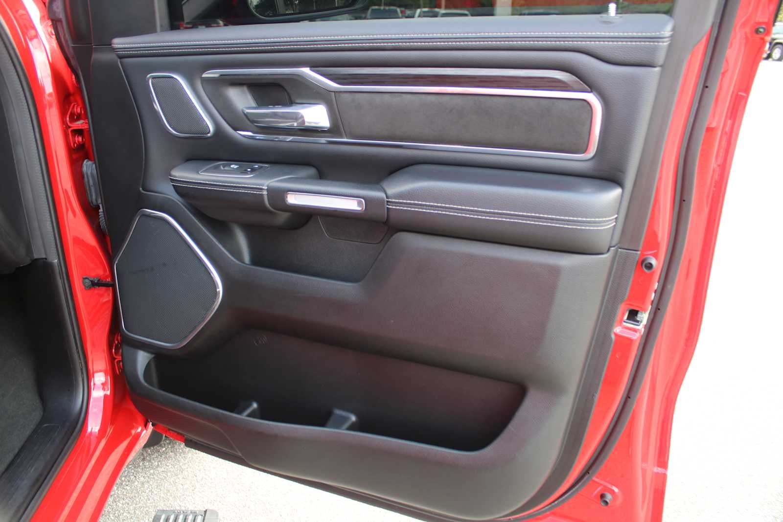 2023 RAM 1500 Laramie Crew Cab 4x4 5'7' Box