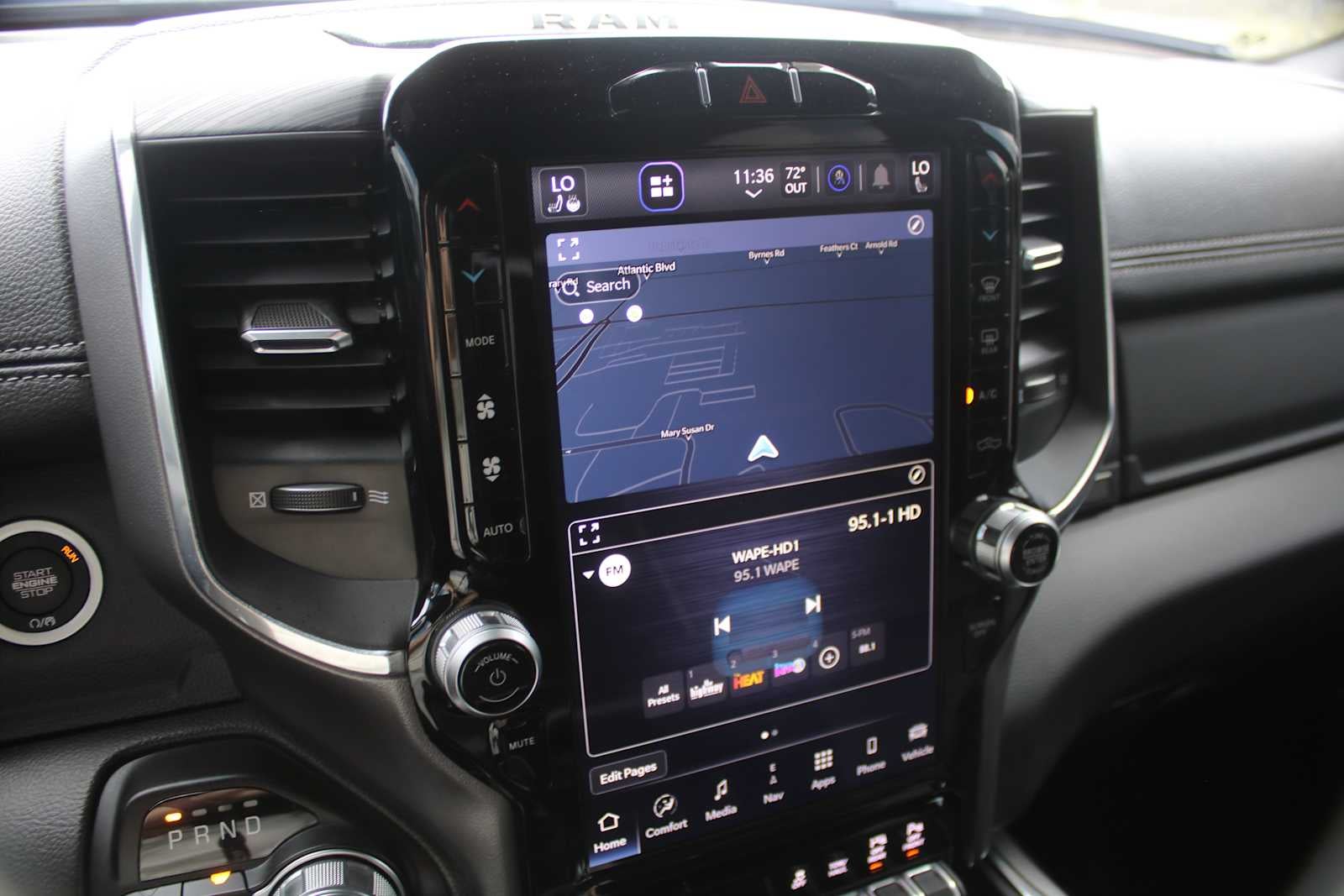 2023 RAM 1500 Laramie Crew Cab 4x4 5'7' Box