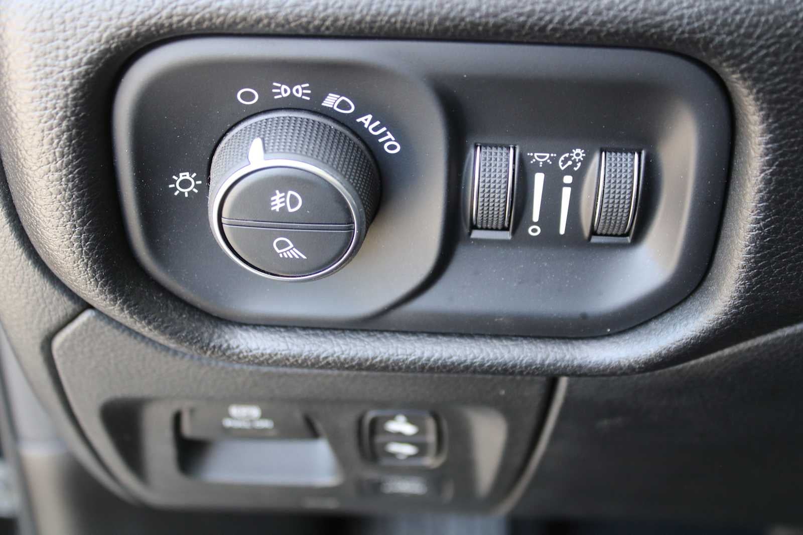 2025 RAM 1500 Rebel Crew Cab 4x4 5'7' Box