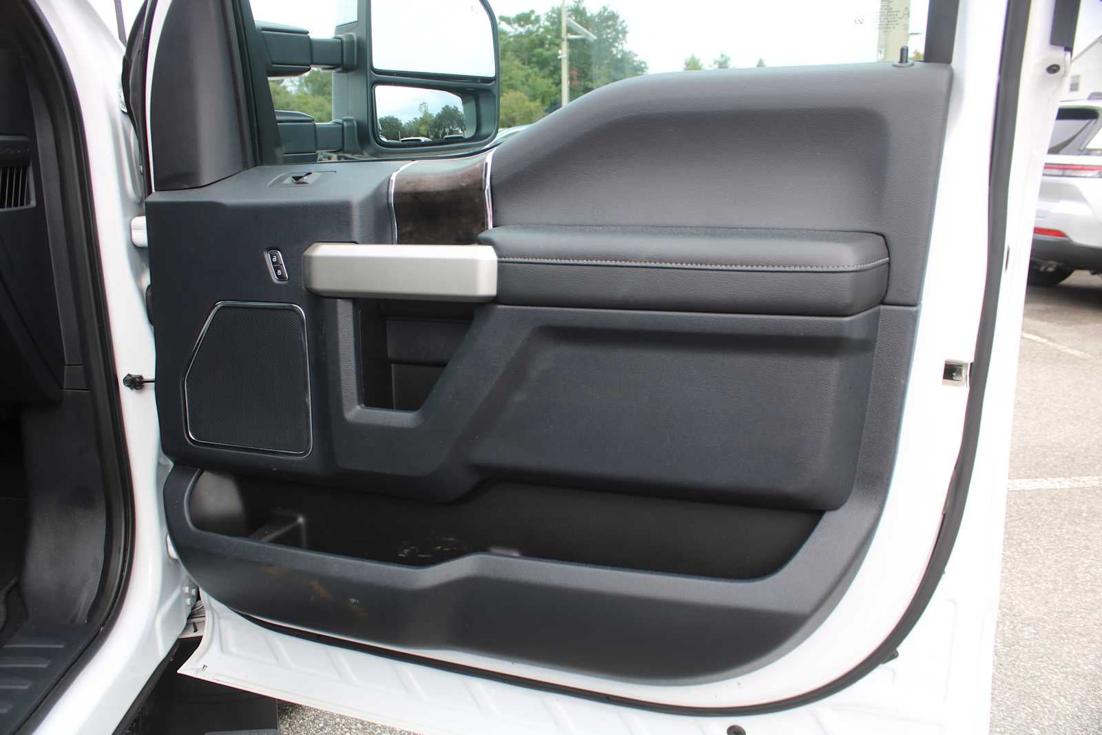 2022 Ford Super Duty F-350 DRW Pickup LARIAT