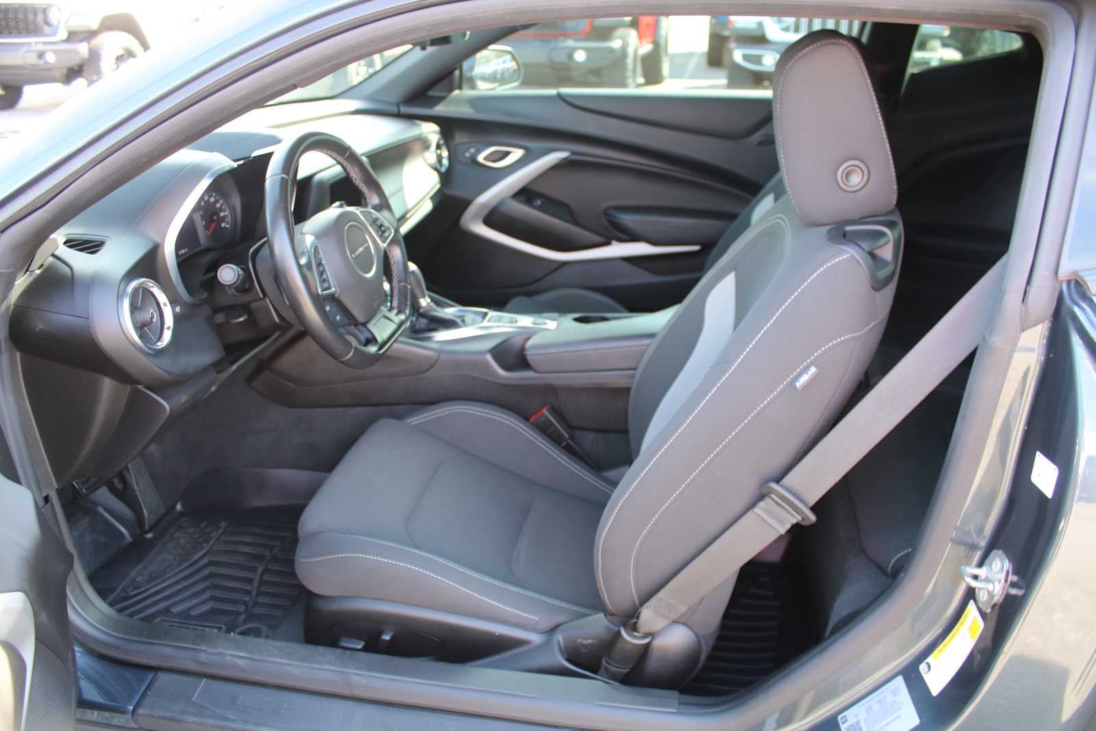 2022 Chevrolet Camaro RWD Coupe LT1