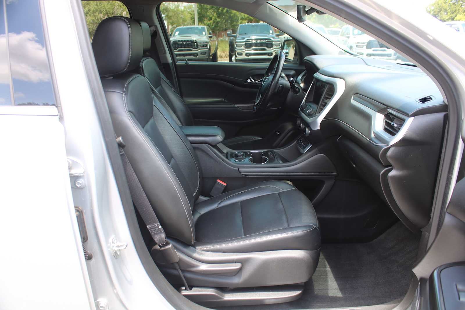 2020 GMC Acadia SLT