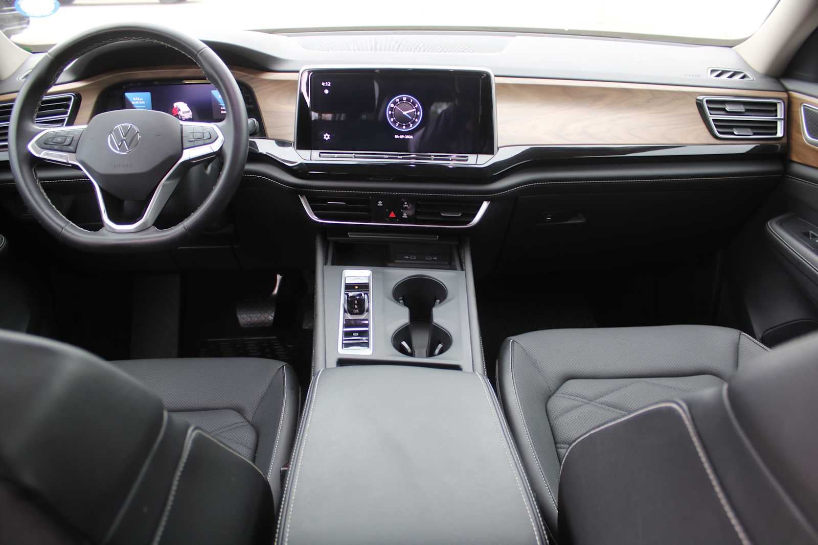 2024 Volkswagen Atlas 2.0T SE