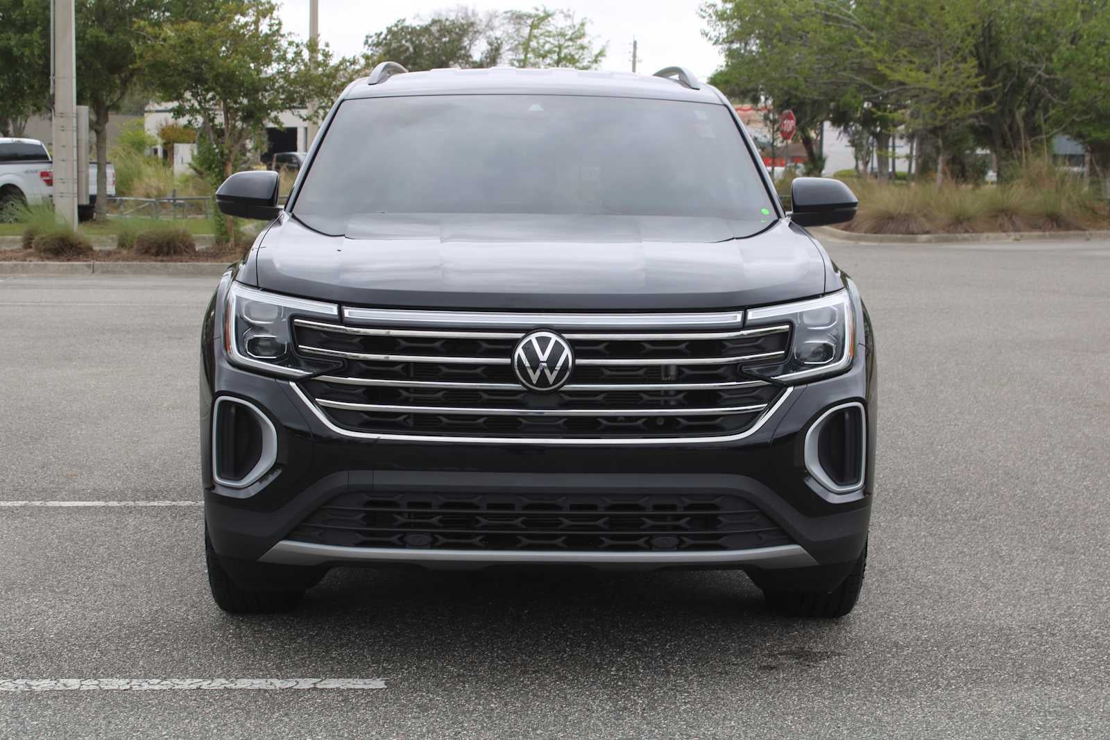 2024 Volkswagen Atlas 2.0T SE
