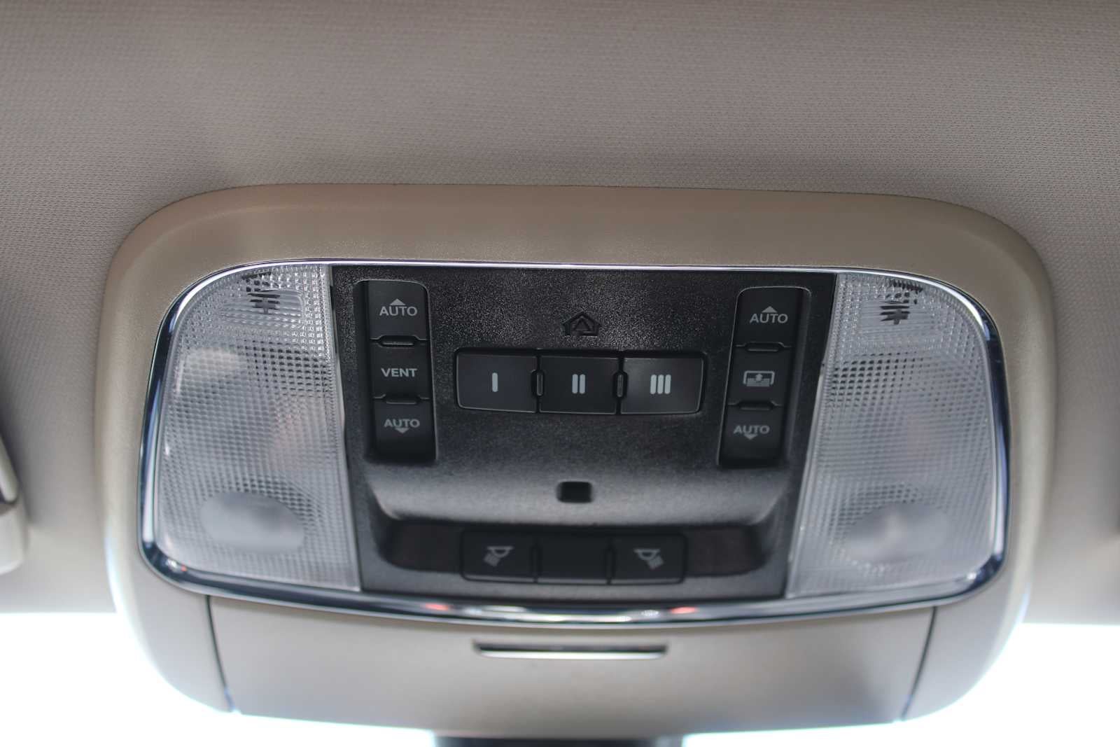 2018 Chrysler 300 Touring L