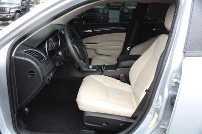 2023 Chrysler 300 Touring L