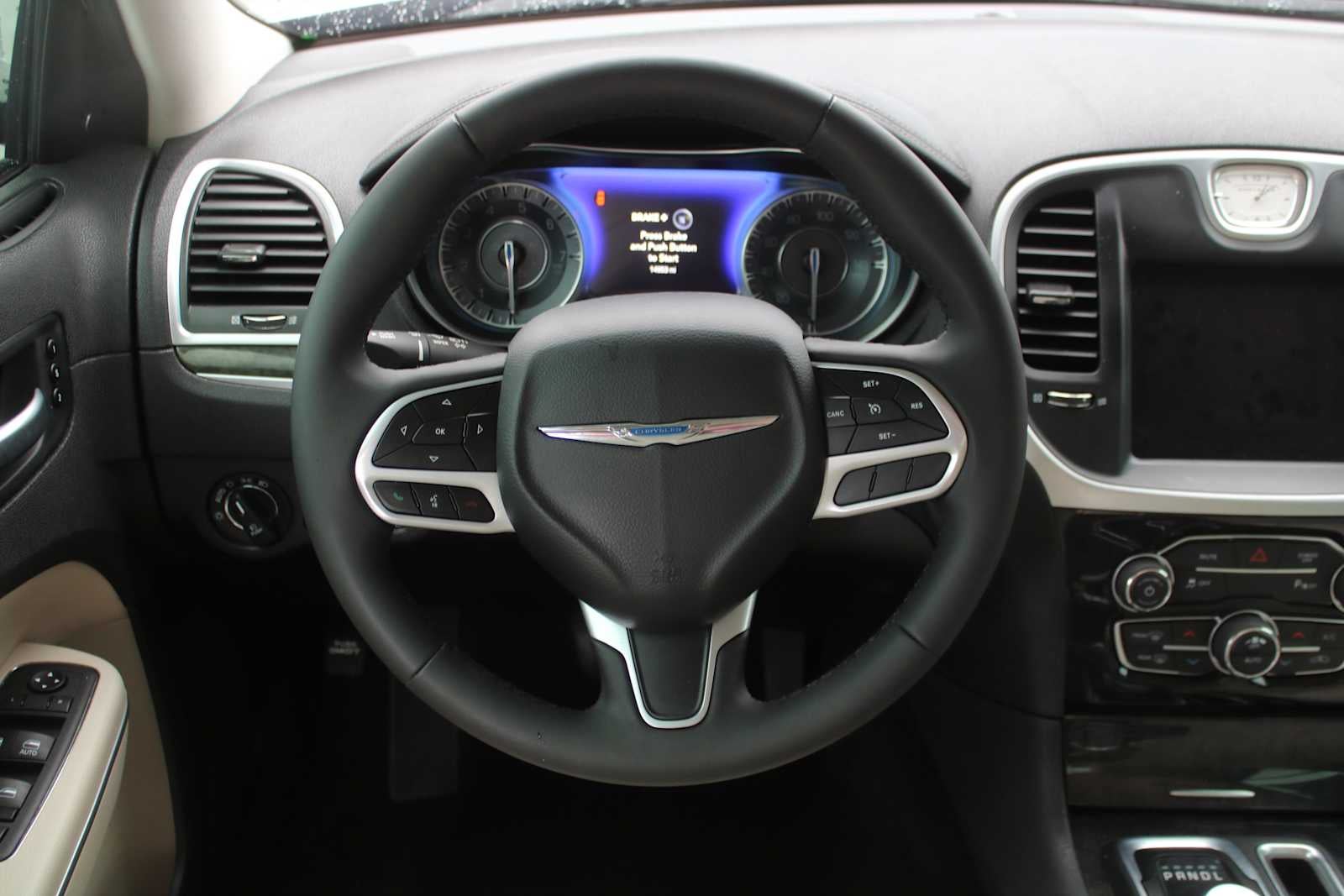 2023 Chrysler 300 Touring L