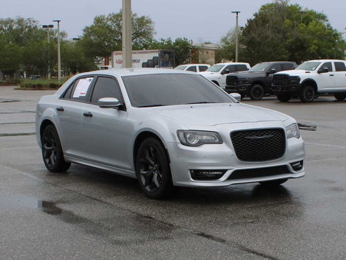 2023 Chrysler 300 Touring L