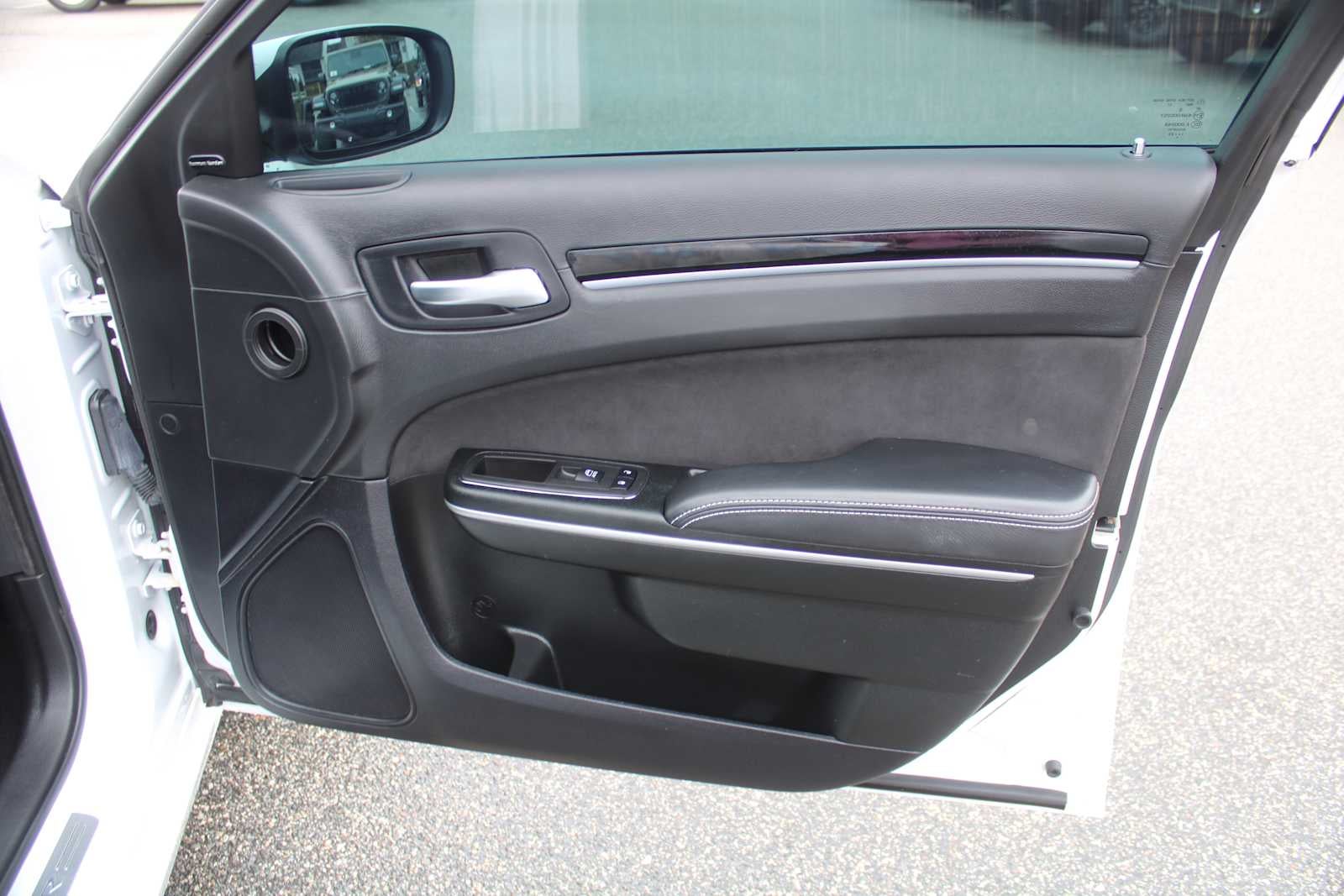 2023 Chrysler 300 300C