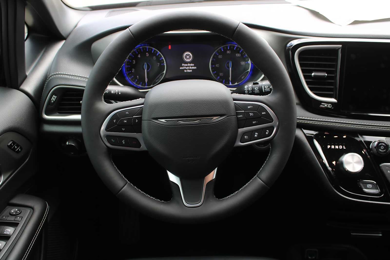2027 Chrysler Pacifica Select