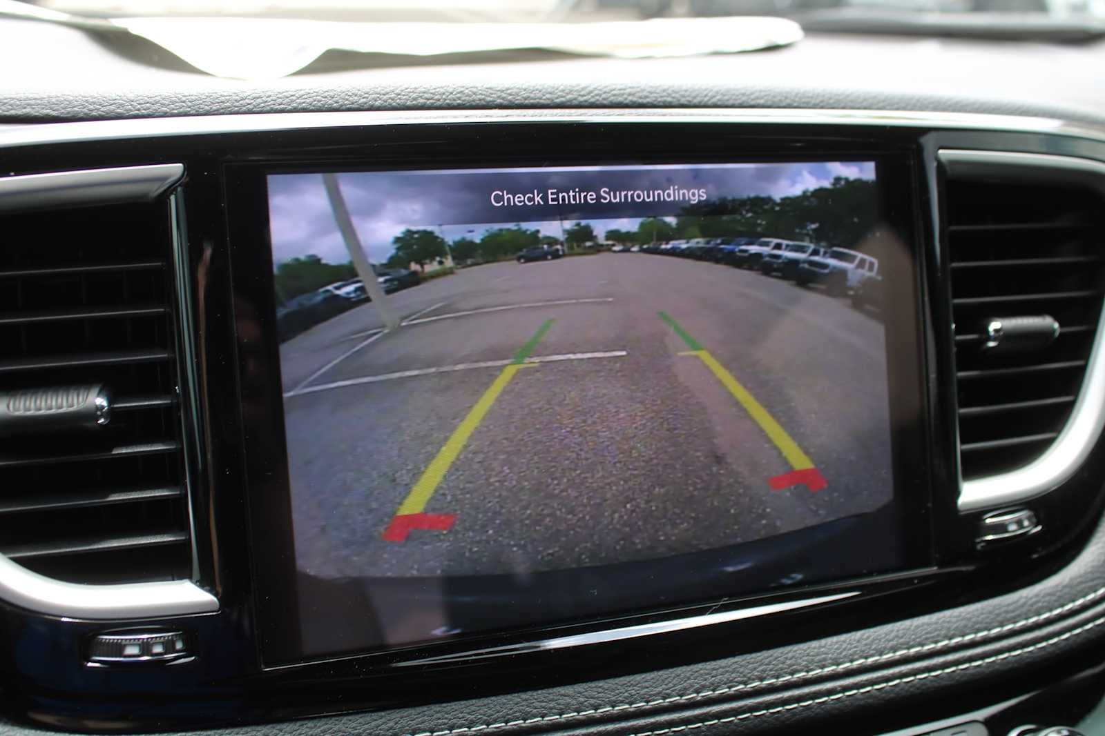 2027 Chrysler Pacifica Select