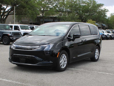 2027 Chrysler Pacifica Select