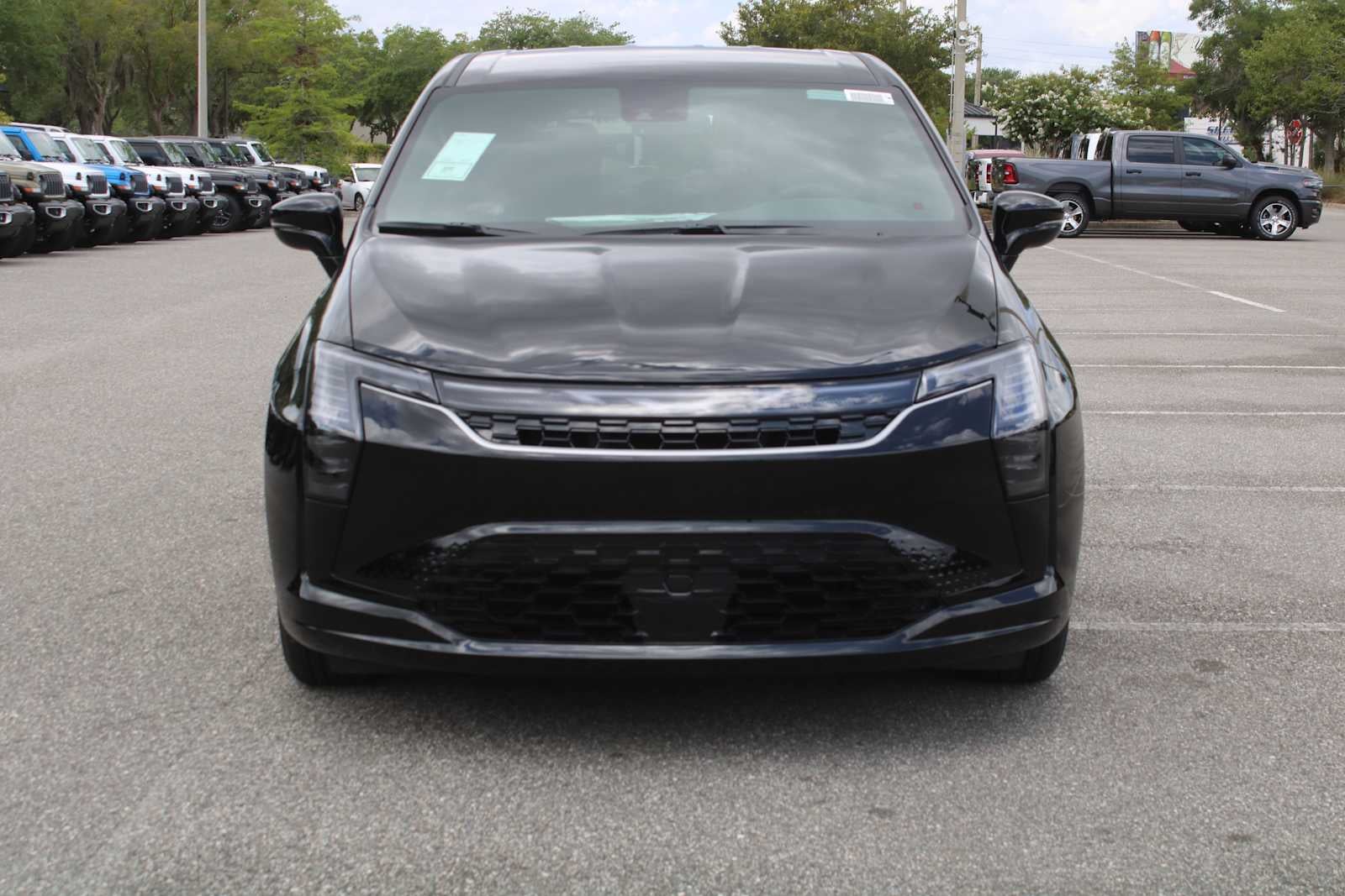 2027 Chrysler Pacifica Select