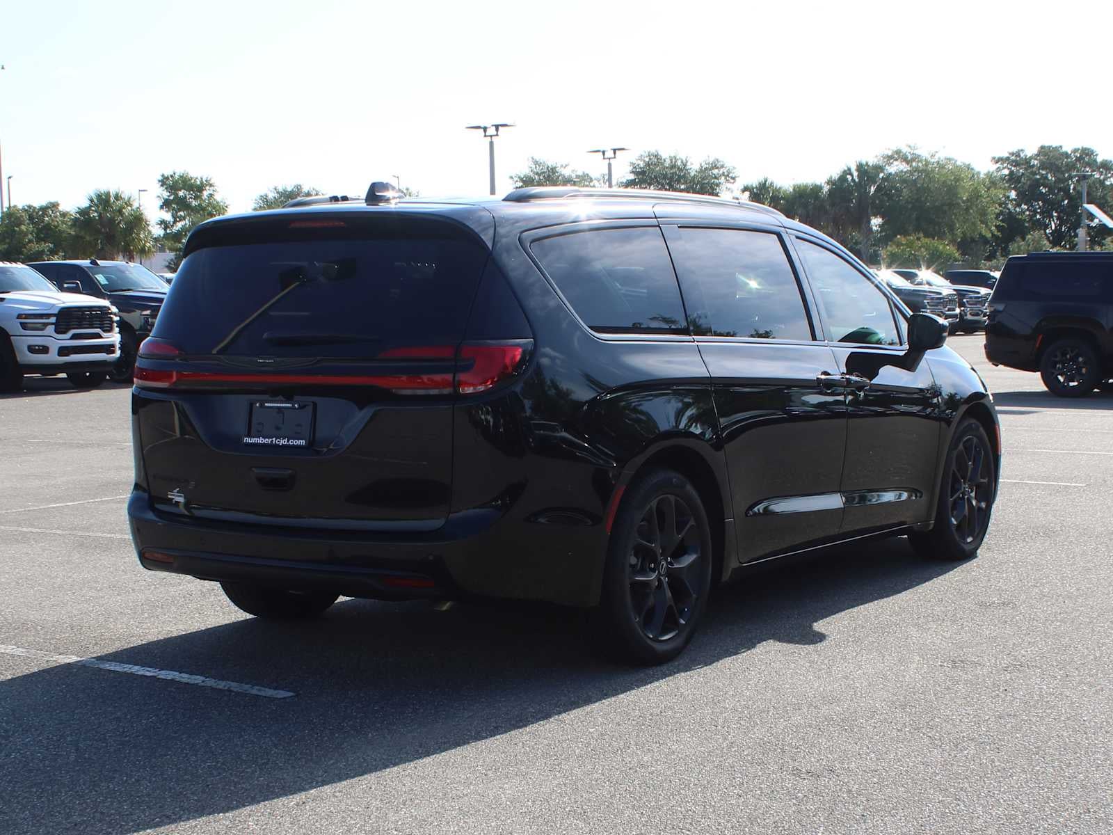 2026 Chrysler Pacifica Select