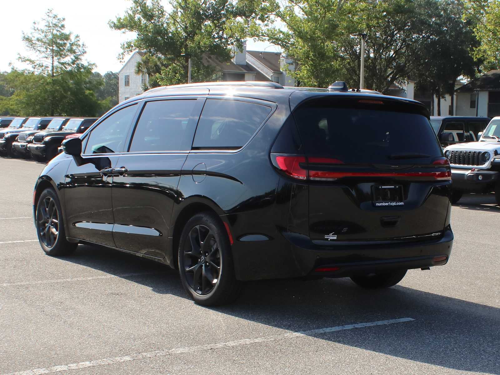 2026 Chrysler Pacifica Select